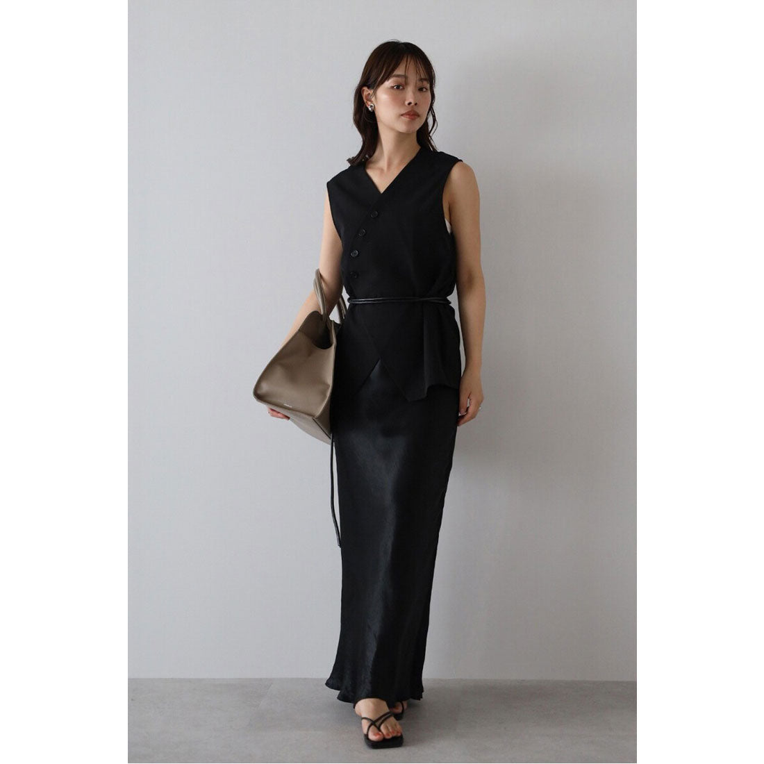 ボンジュールサガン BONJOUR SAGAN asymmetry vest with belt / ベルト付きアシンメトリーベスト （BLACK） BLACK
