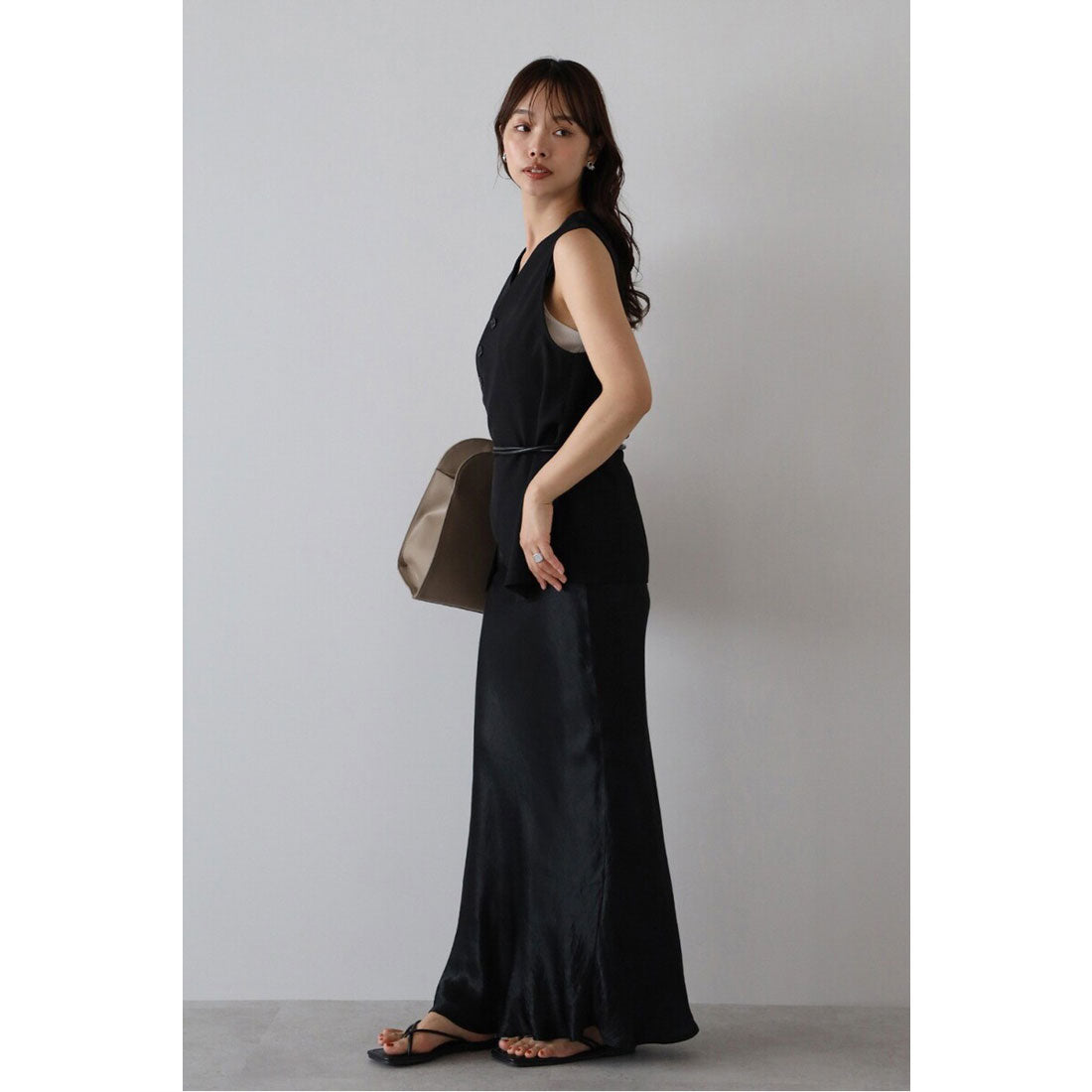 ボンジュールサガン BONJOUR SAGAN asymmetry vest with belt / ベルト付きアシンメトリーベスト （BLACK） BLACK