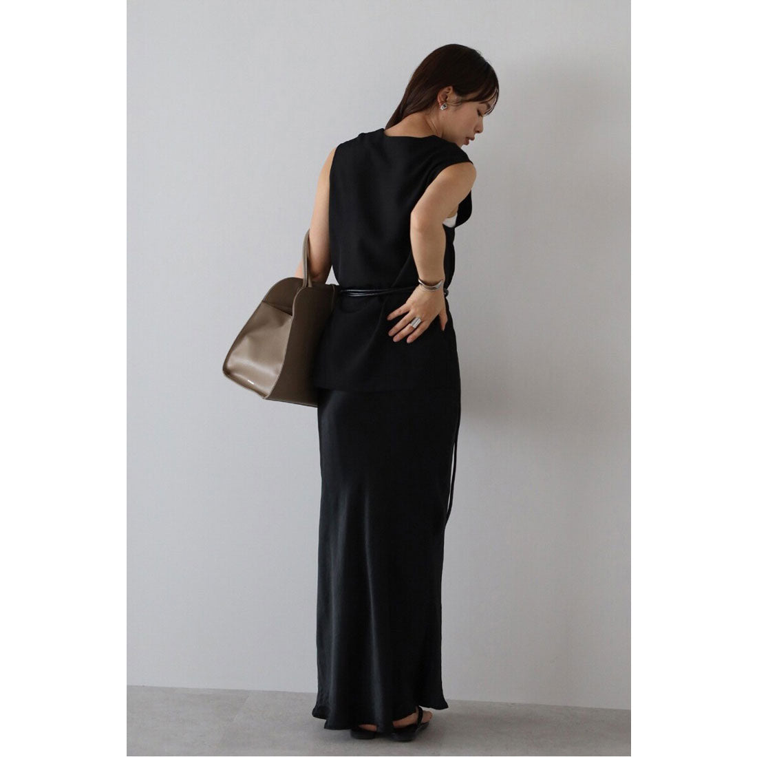 ボンジュールサガン BONJOUR SAGAN asymmetry vest with belt / ベルト付きアシンメトリーベスト （BLACK） BLACK