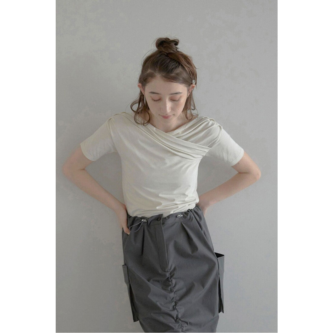 ボンジュールサガン BONJOUR SAGAN 【接触冷感】unbalanced offshoulder tee / オフショルTシャツ （ECRU） ECRU
