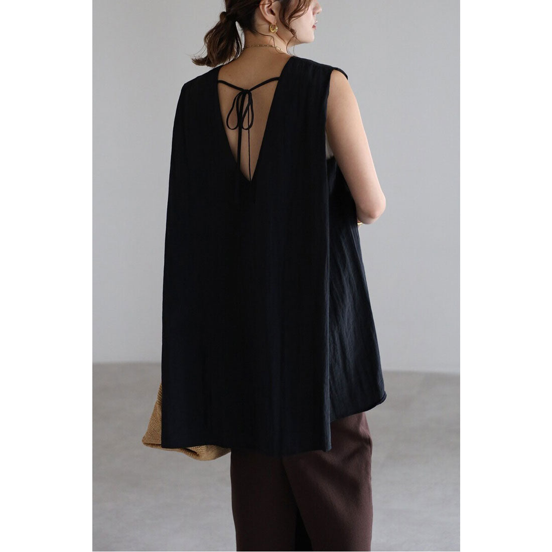ボンジュールサガン BONJOUR SAGAN バックリボンノースリブラウス （BLACK） BLACK