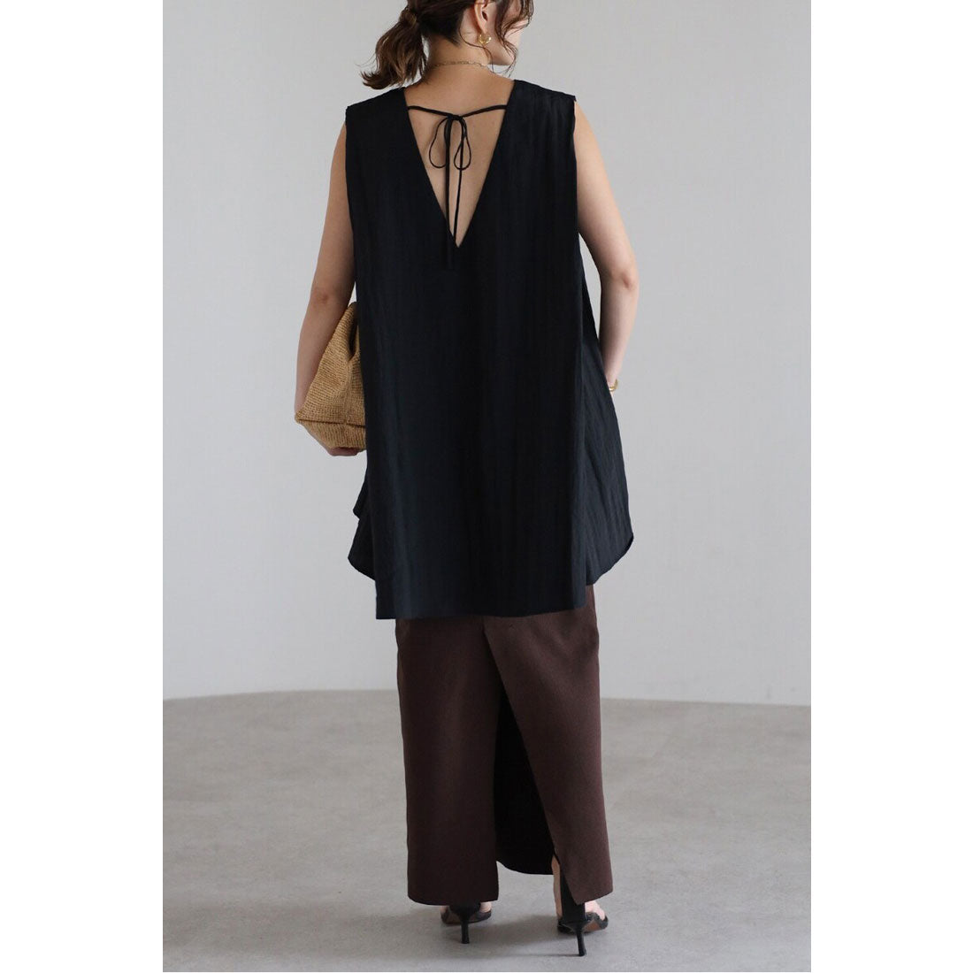 ボンジュールサガン BONJOUR SAGAN バックリボンノースリブラウス （BLACK） BLACK