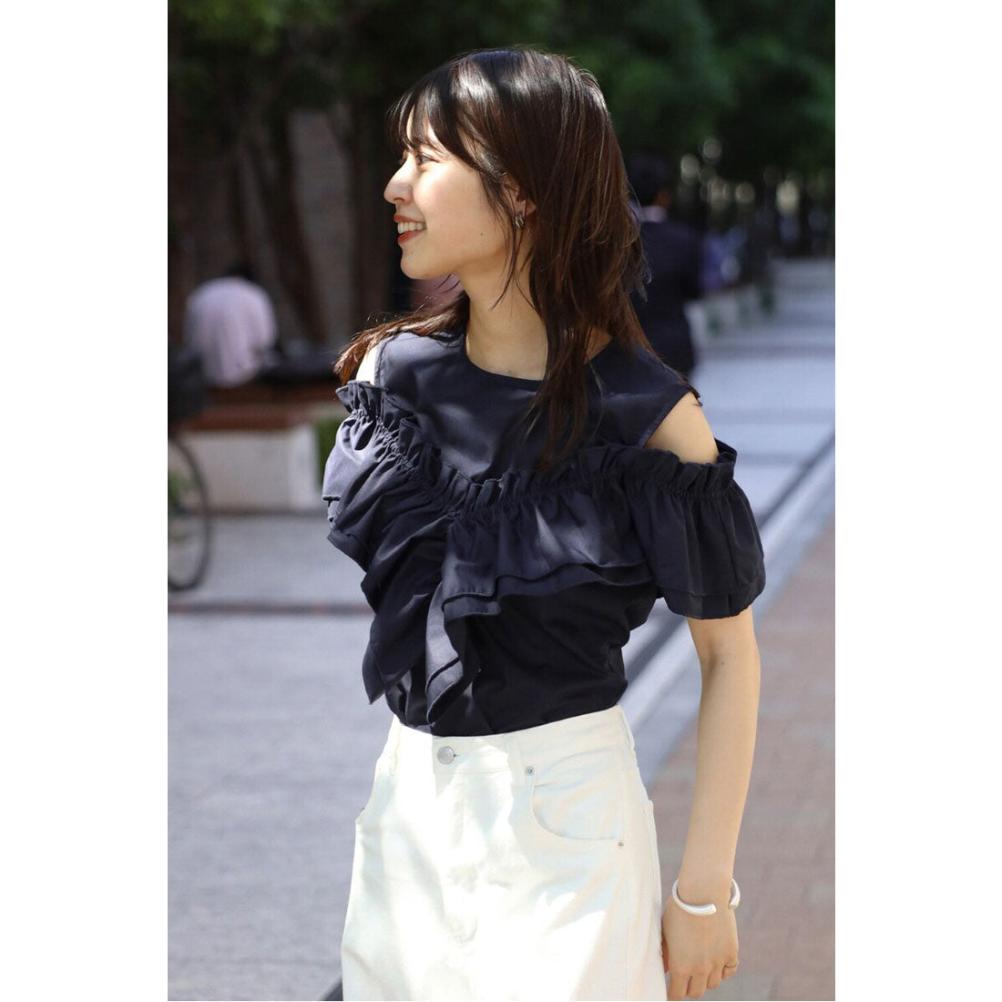 ボンジュールサガン BONJOUR SAGAN 2WAYフリルビスチェドッキングノースリブラウス （DARK-NAVY） DARK-NAVY