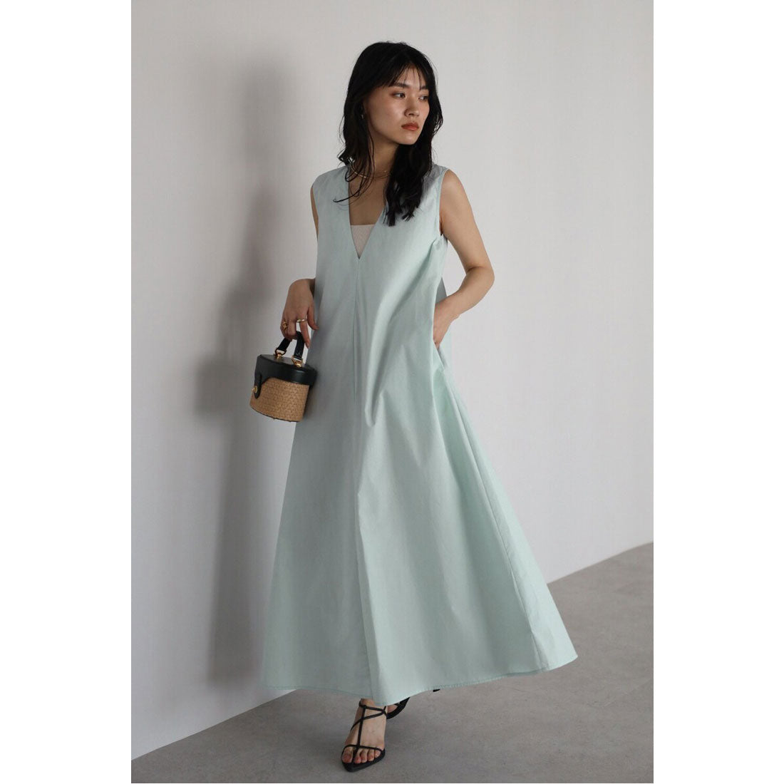 ボンジュールサガン BONJOUR SAGAN V neck volume flare one piece / Vネックボリュームフレアワンピース （OFF-WHITE） OFF-WHITE