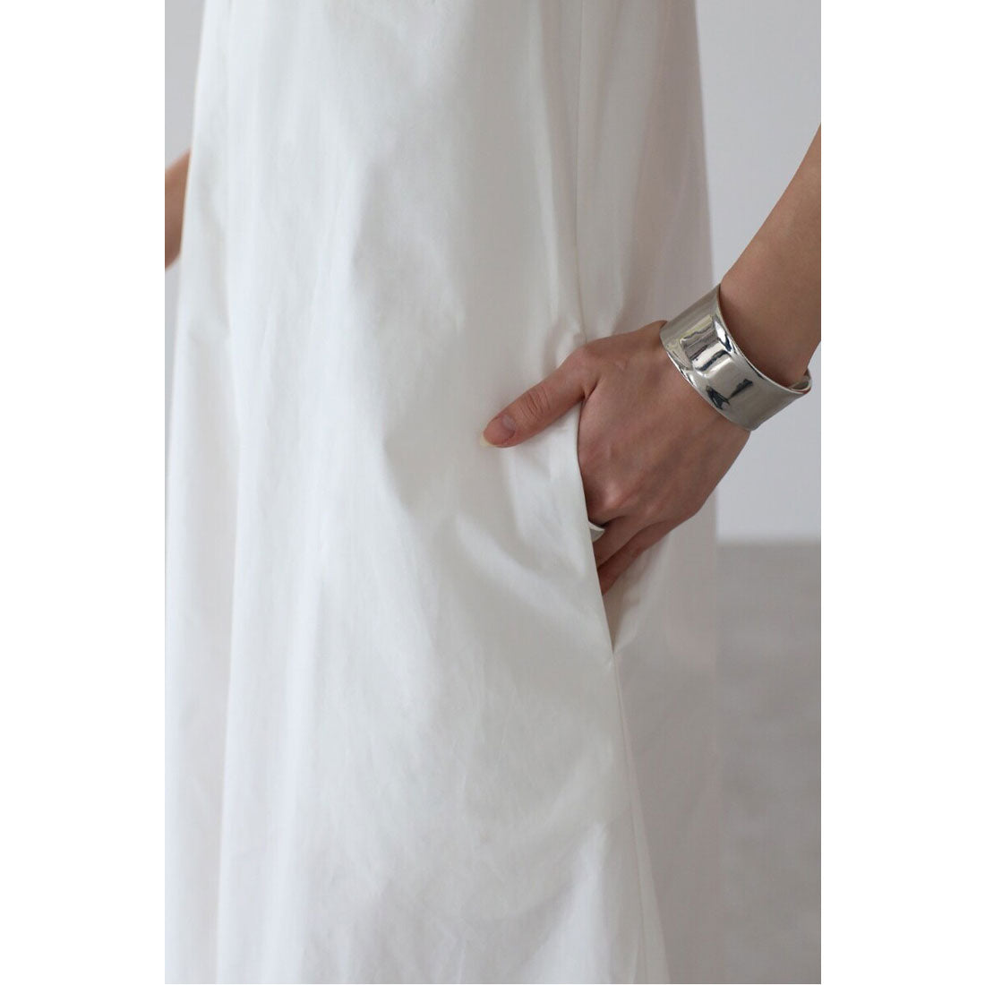ボンジュールサガン BONJOUR SAGAN V neck volume flare one piece / Vネックボリュームフレアワンピース （OFF-WHITE） OFF-WHITE