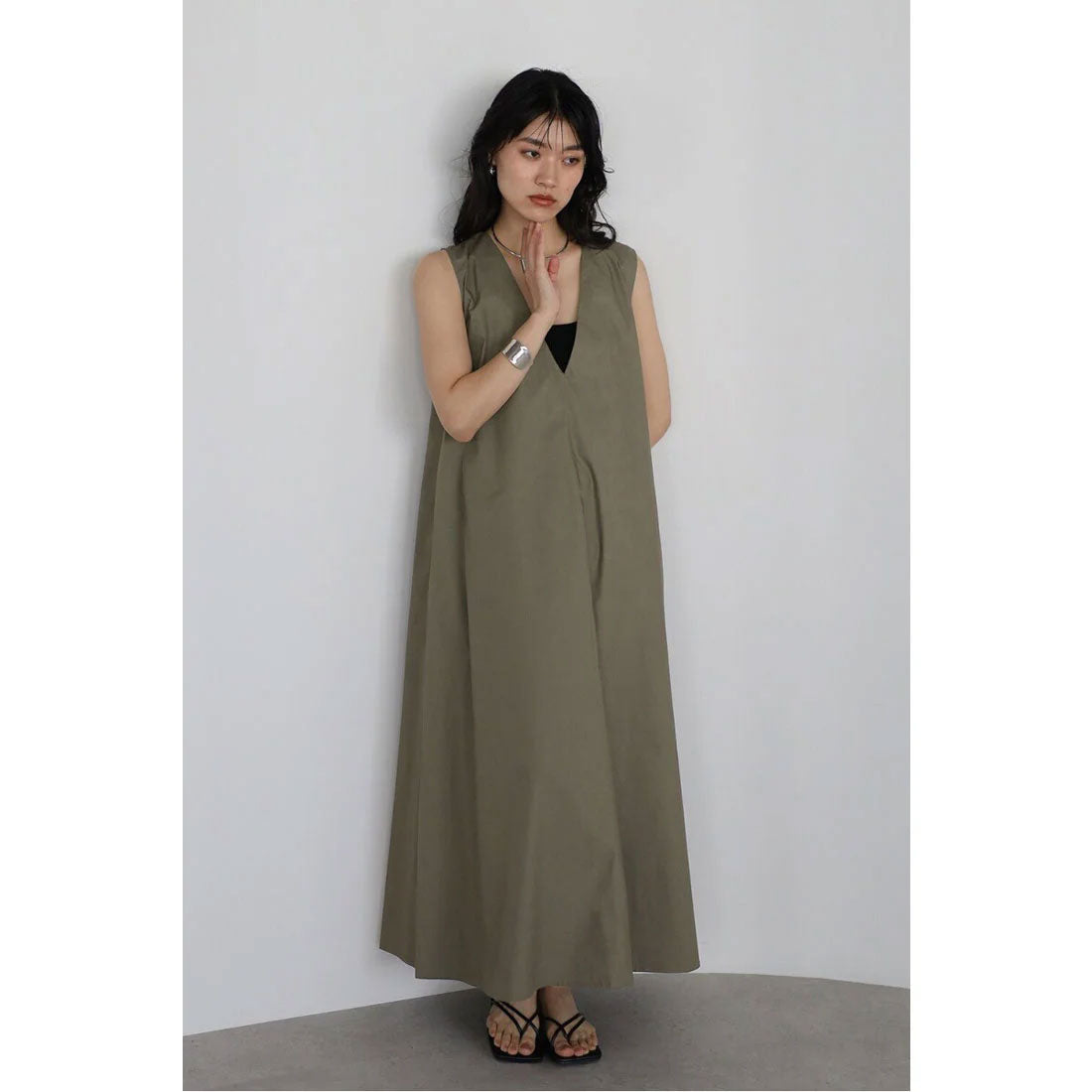 ボンジュールサガン BONJOUR SAGAN V neck volume flare one piece / Vネックボリュームフレアワンピース （KHAKI-BROWN） KHAKI-BROWN
