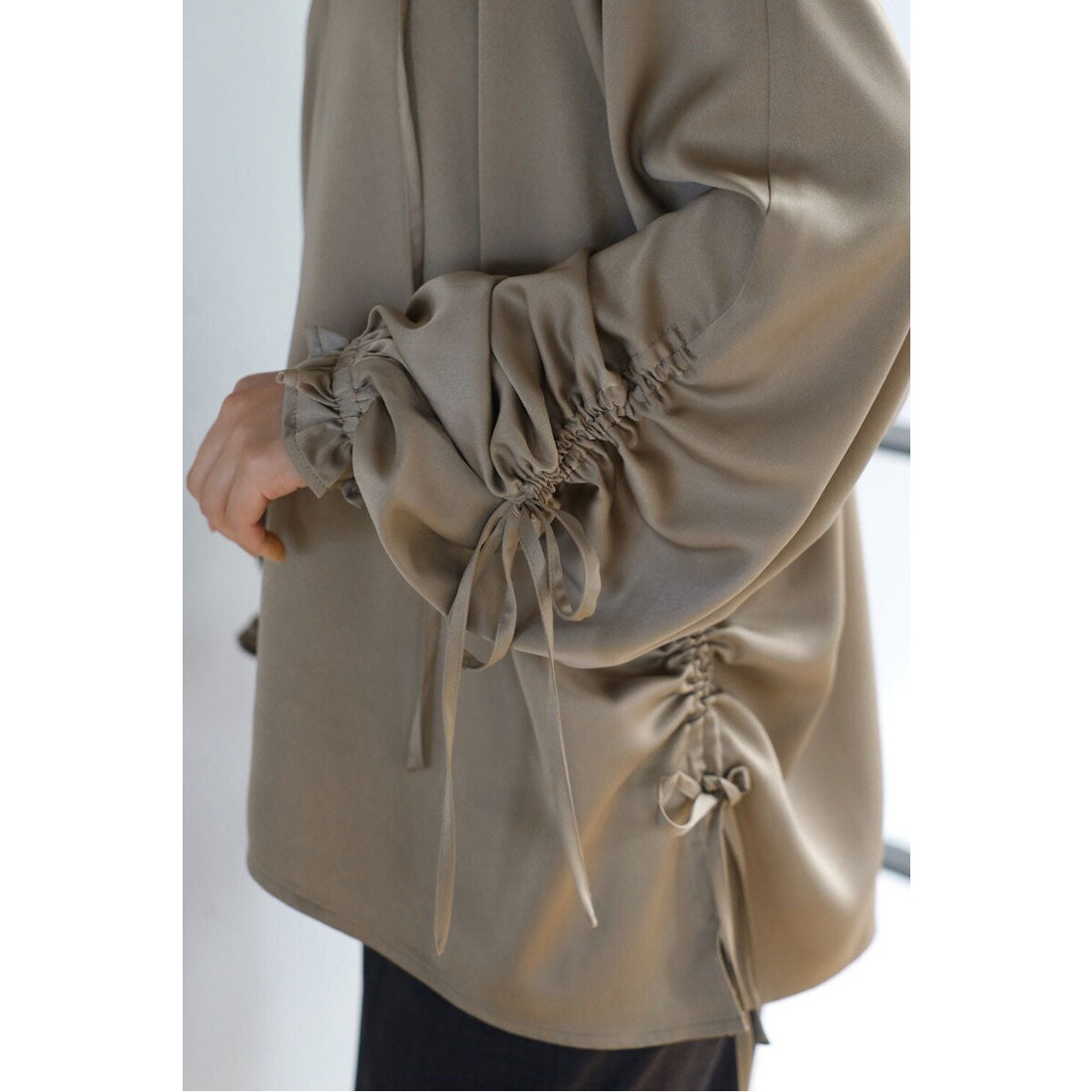 ボンジュールサガン BONJOUR SAGAN satin ribbon blouse / サテンリボンブラウス （OFF-WHITE） OFF-WHITE