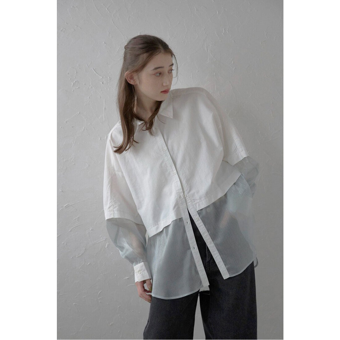 ボンジュールサガン BONJOUR SAGAN sheer shiny hem shirt / シアーシャイニーヘムナイロンシャツ （OFF-WHITE） OFF-WHITE
