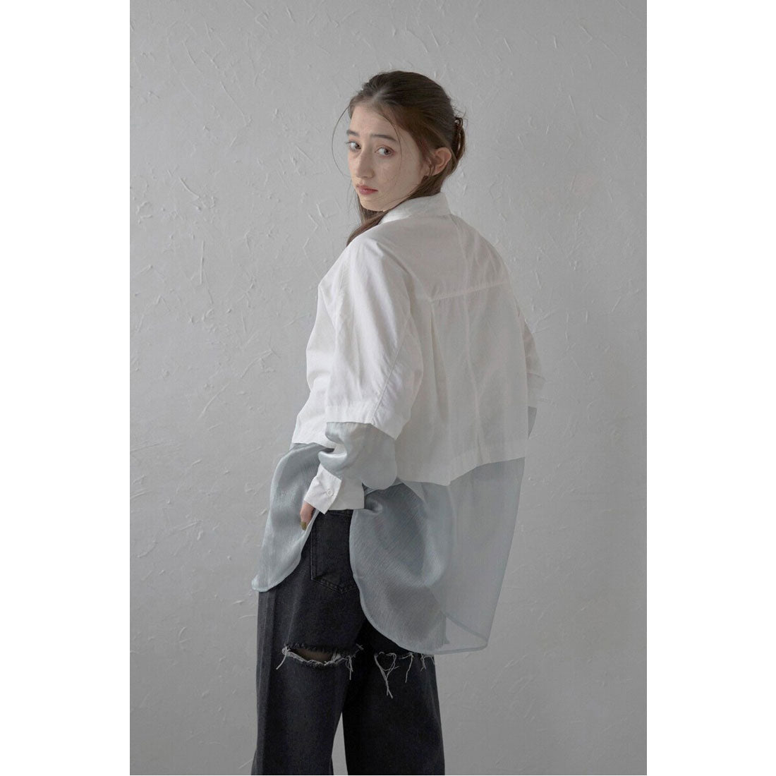 ボンジュールサガン BONJOUR SAGAN sheer shiny hem shirt / シアーシャイニーヘムナイロンシャツ （OFF-WHITE） OFF-WHITE