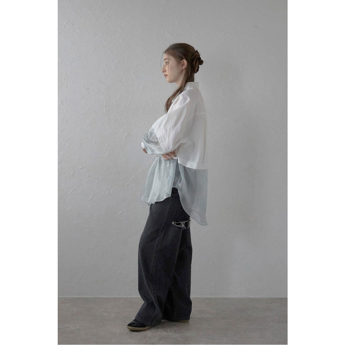 ボンジュールサガン BONJOUR SAGAN sheer shiny hem shirt / シアーシャイニーヘムナイロンシャツ （OFF-WHITE） OFF-WHITE