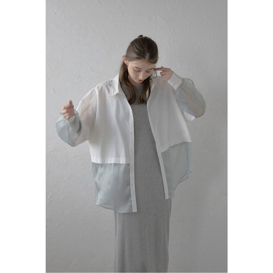 ボンジュールサガン BONJOUR SAGAN sheer shiny hem shirt / シアーシャイニーヘムナイロンシャツ （OFF-WHITE） OFF-WHITE