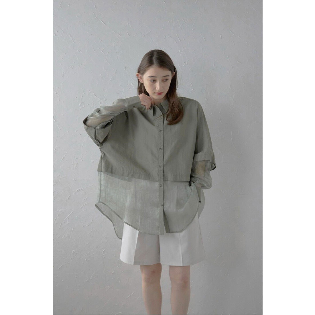 ボンジュールサガン BONJOUR SAGAN sheer shiny hem shirt / シアーシャイニーヘムナイロンシャツ （OFF-WHITE） OFF-WHITE
