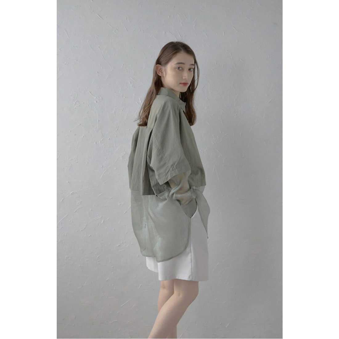ボンジュールサガン BONJOUR SAGAN sheer shiny hem shirt / シアーシャイニーヘムナイロンシャツ （OFF-WHITE） OFF-WHITE