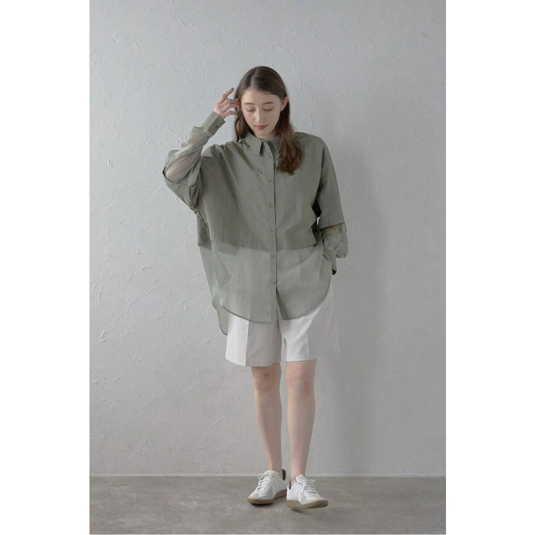 ボンジュールサガン BONJOUR SAGAN sheer shiny hem shirt / シアーシャイニーヘムナイロンシャツ （OFF-WHITE） OFF-WHITE