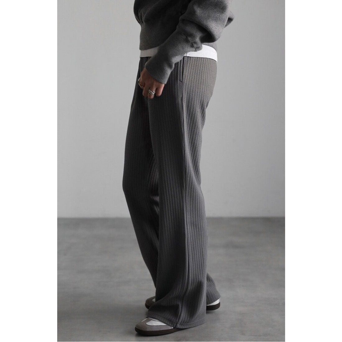 ボンジュールサガン BONJOUR SAGAN エンボスストライプイージーパンツ （DARK-GRAY） DARK-GRAY