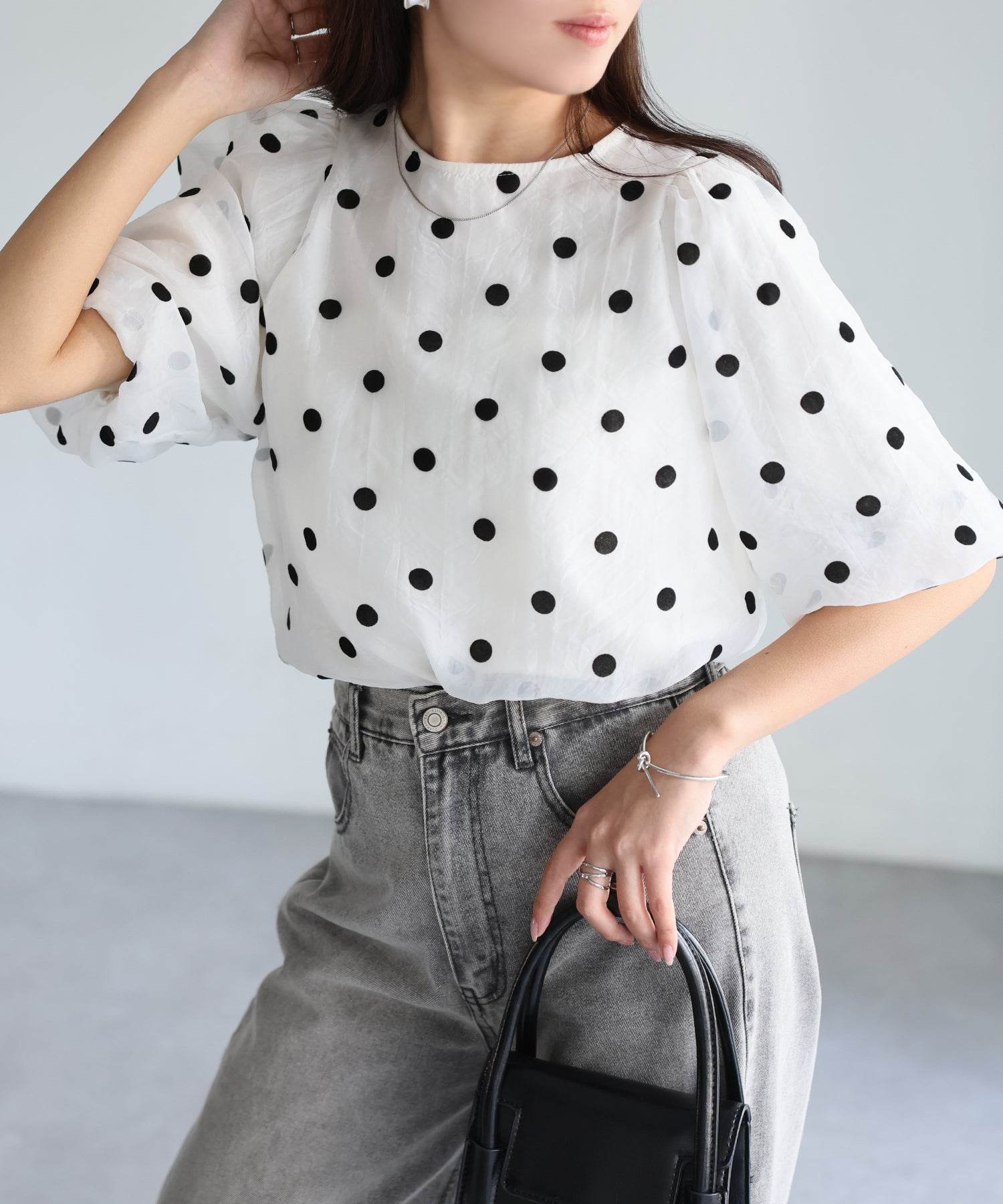 リベリー Riberry オーガンジー半袖ブラウス【フロッキードット/無地】 （ホワイト×ブラック） ホワイト×ブラック