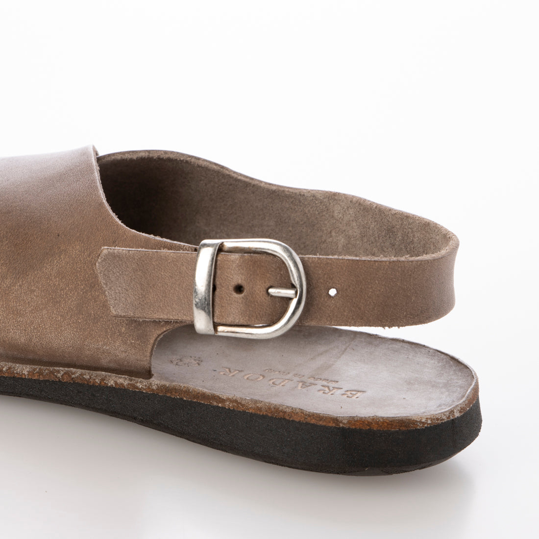 ブラドール BRADOR レザーサンダル （Taupe） Taupe