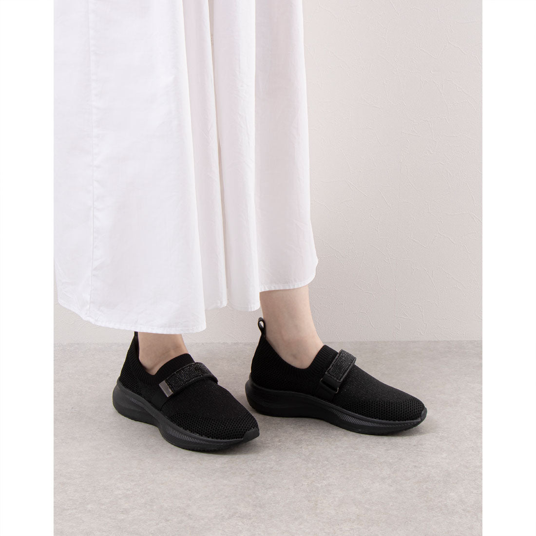 ブリジット バーキン Bridget Birkin ベルトストーンニットスニーカー （ブラック） ブラック