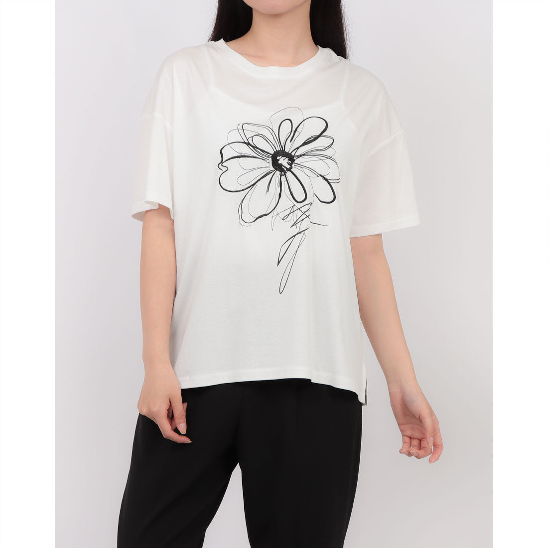 ブローディア BRODIAEA フラワー刺繍×プリント半袖Tシャツ （オフホワイト） オフホワイト