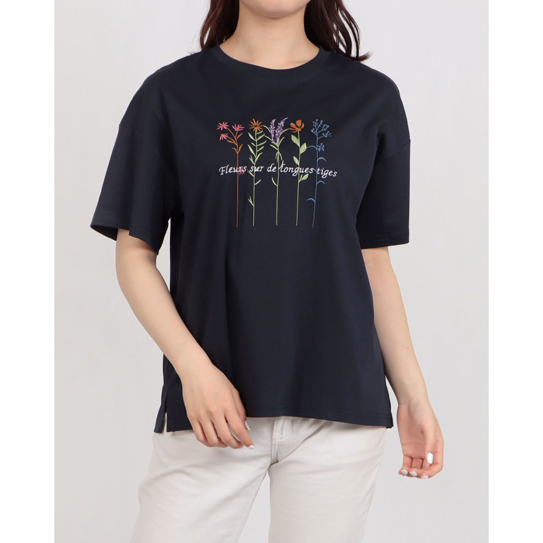 ブローディア BRODIAEA カラフルフラワー刺繍半袖Tシャツ （ネイビー） ネイビー