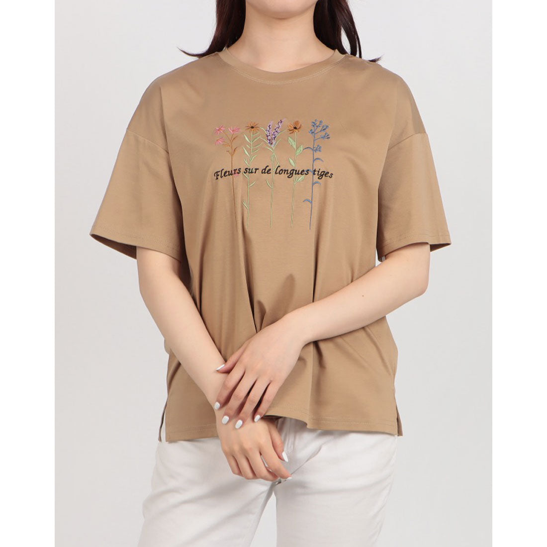 ブローディア BRODIAEA カラフルフラワー刺繍半袖Tシャツ （ベージュ） ベージュ