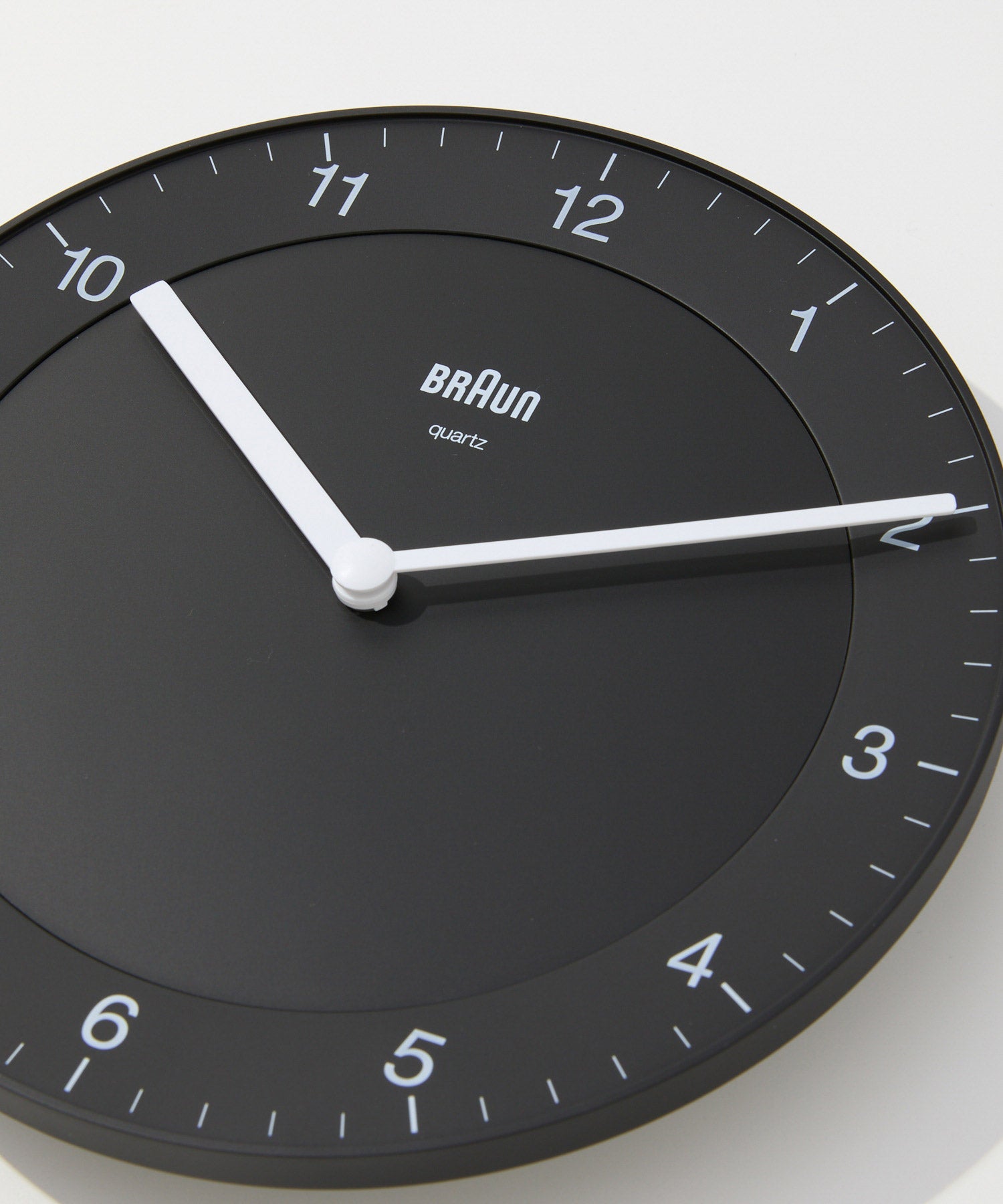 ブラウン BRAUN ブラウン BRAUN Classic Wall Clock クラシック ウォールクロック BC06 掛け時計 直径20cm ユニセックス 時計 ブラック グレー ホワイト 【返品不可商品】
