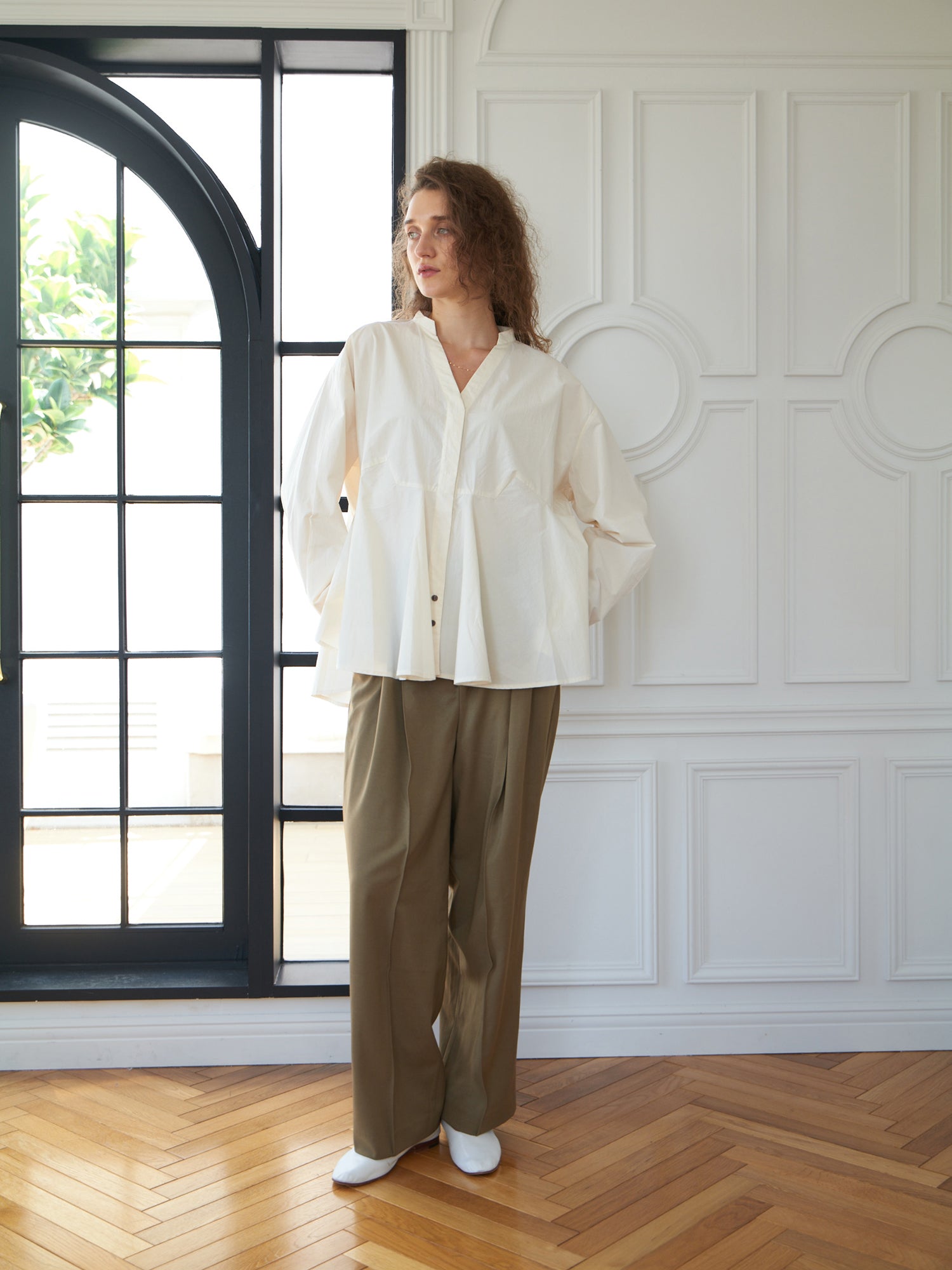 ブラウンアンドストリート Brown&Street Vネックペプラムシャツ （アイボリー） アイボリー