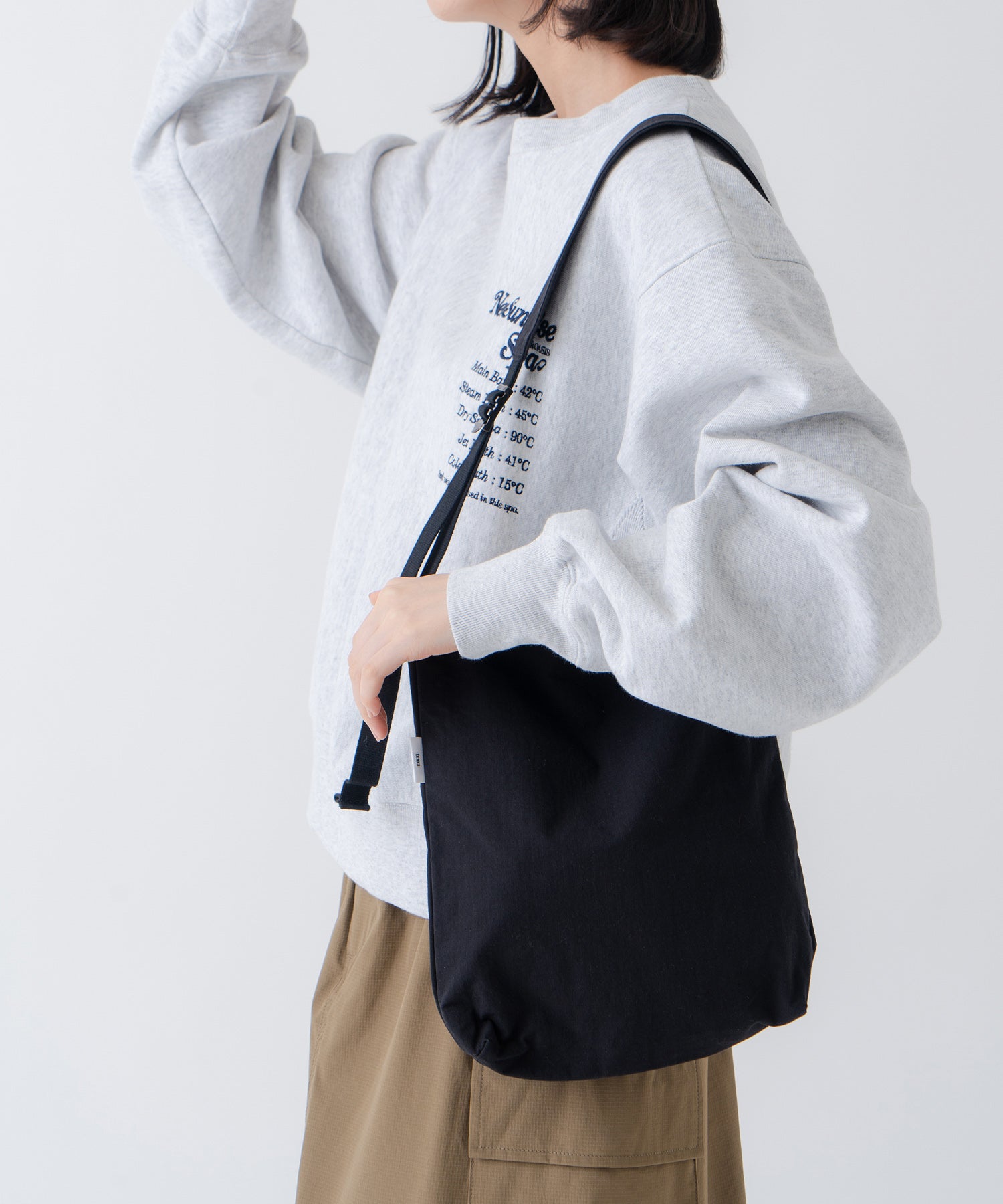 カーキ KHA:KI 「KHA:KI/カーキ」ミリタリーサコッシュ MID