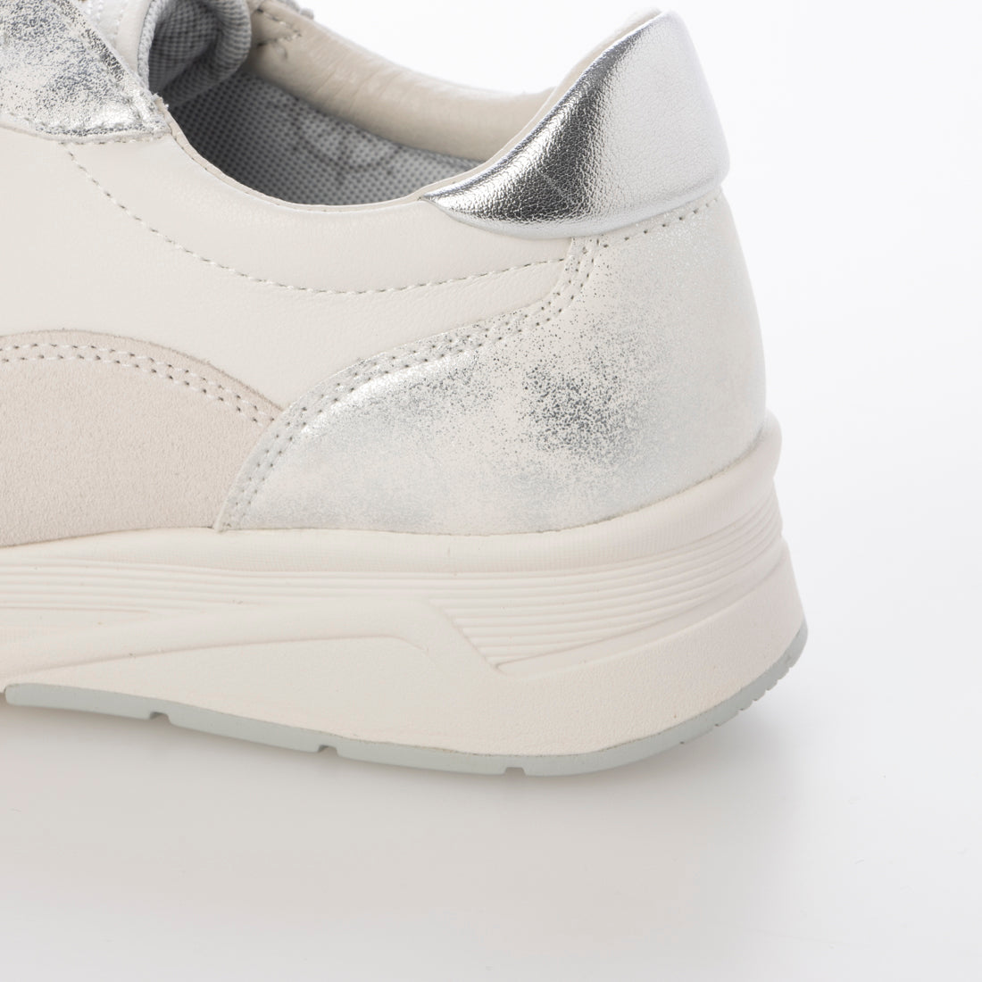 bussola ブソラ ソフトカウレザー ダブルフィッティング スニーカー （White＆Silver） White＆Silver