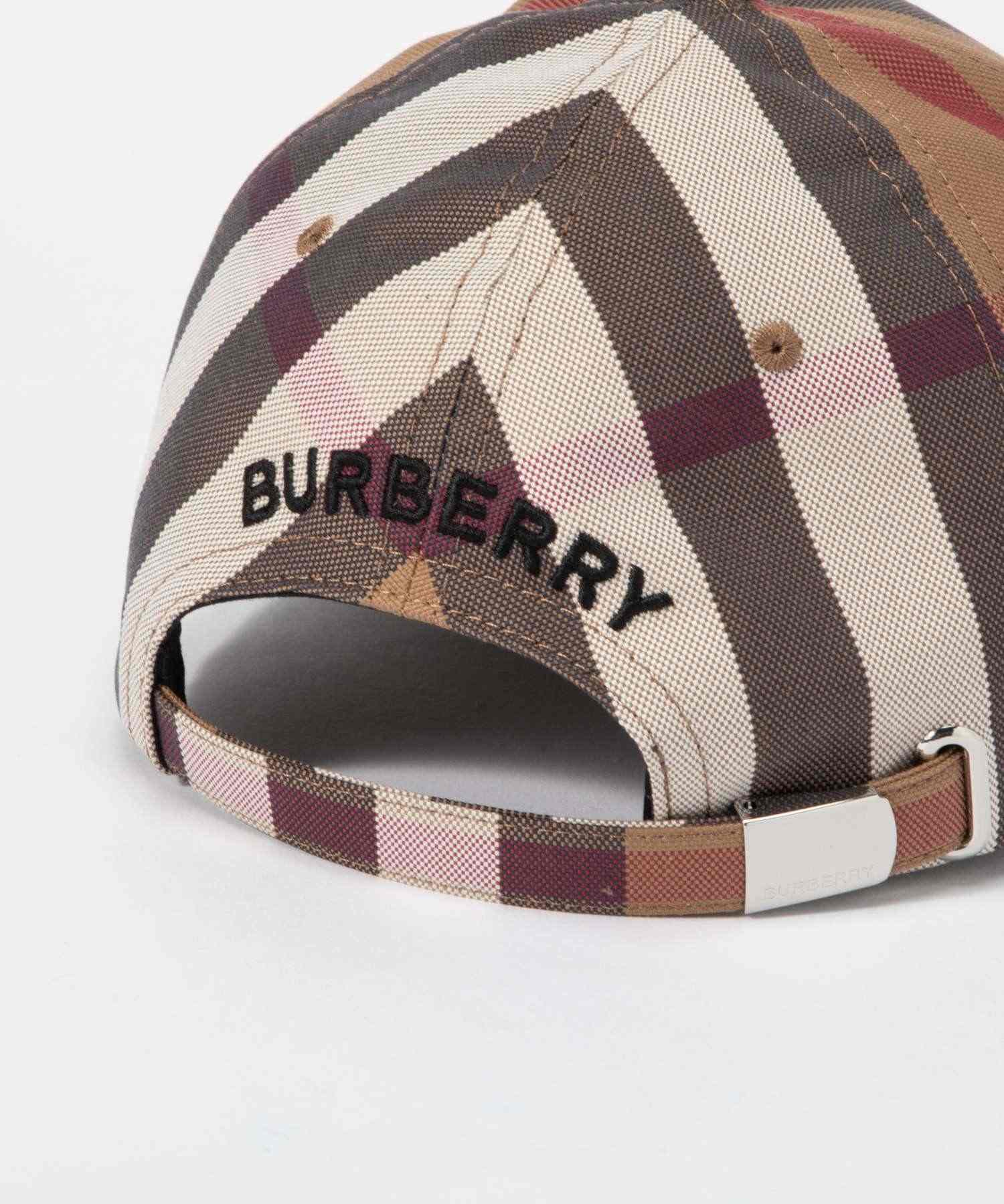 Burberry 8056080 Cap for Men and Women, Vintage Check Baseball Cap, Co