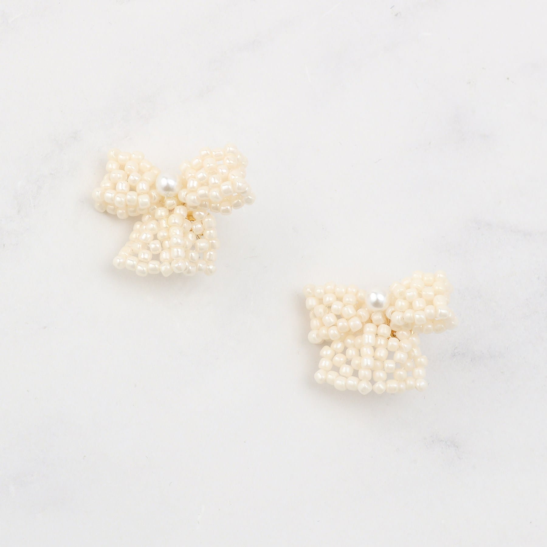 クチュール ブローチ Couture Brooch パール調リボンモチーフピアス （ゴールド(007)） ゴールド(007)