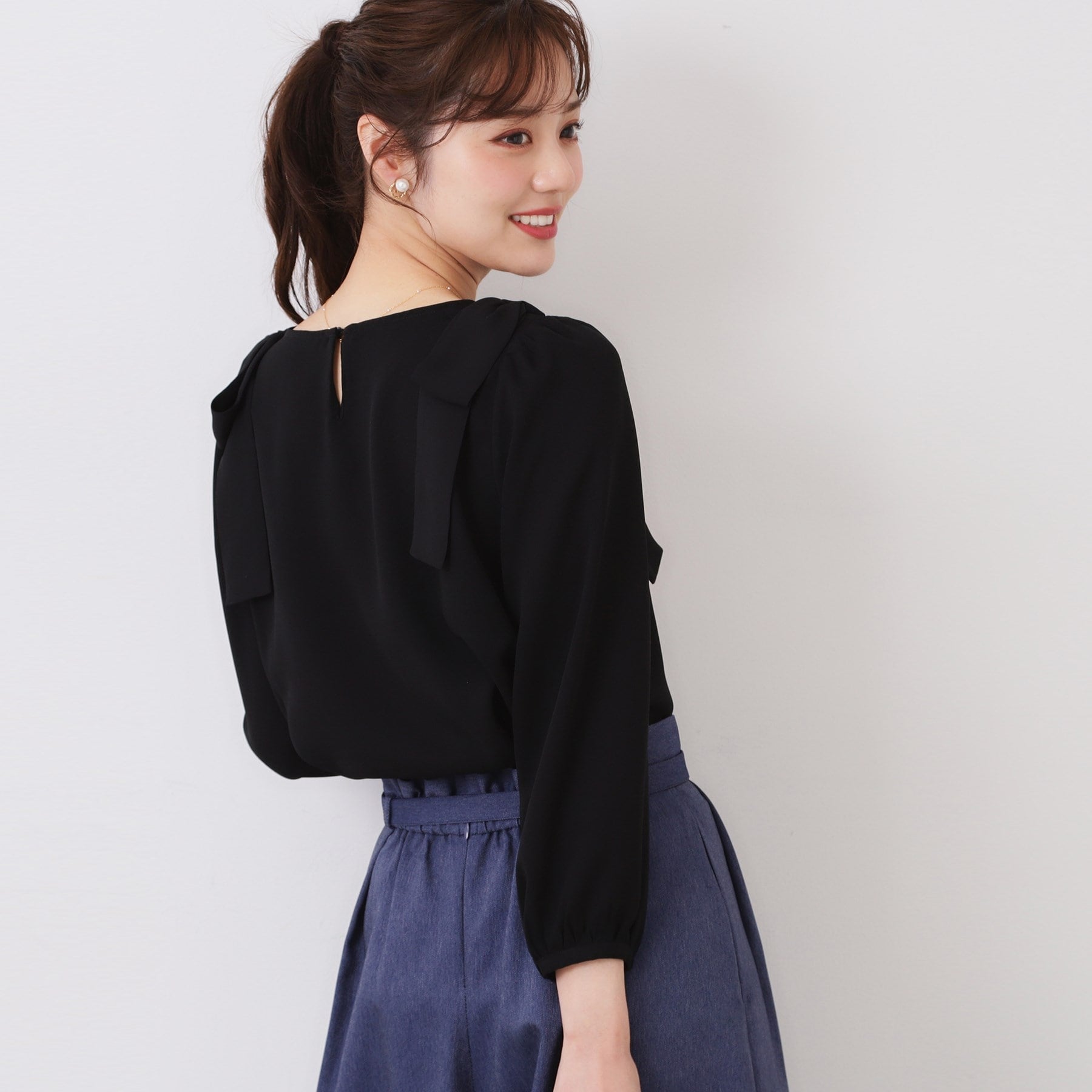 クチュール ブローチ Couture Brooch 肩リボンシフォンブラウス （オフホワイト(503)） オフホワイト(503)