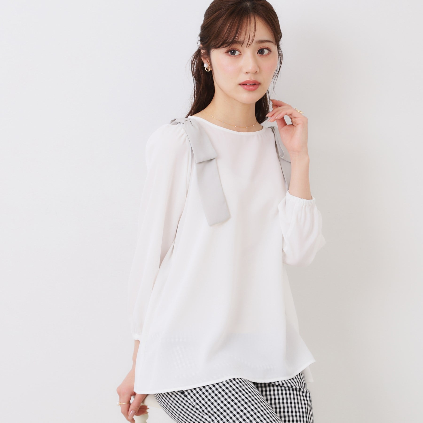 クチュール ブローチ Couture Brooch 肩リボンシフォンブラウス （オフホワイト(503)） オフホワイト(503)