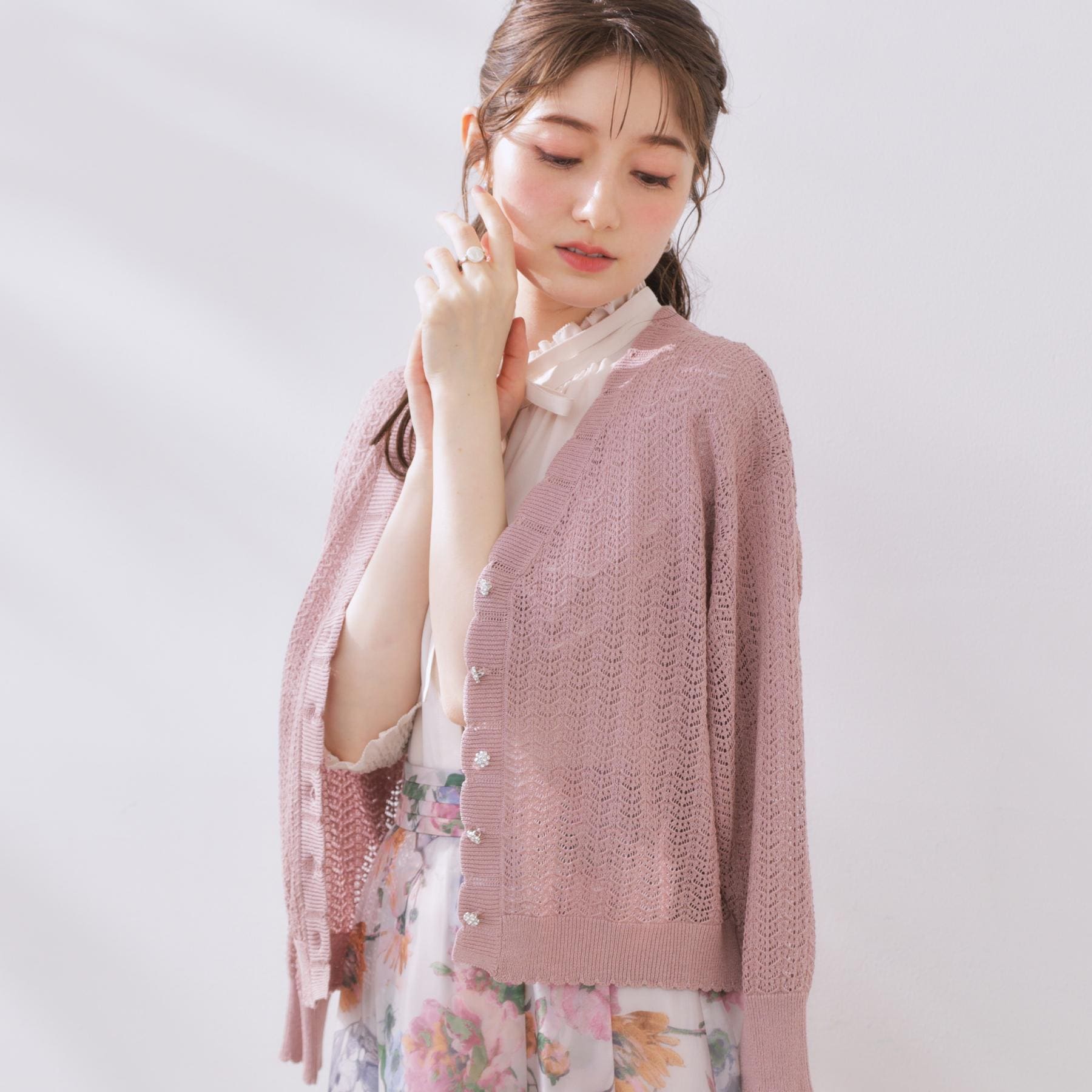 クチュール ブローチ Couture Brooch 透かし編みシャイニーニットカーディー （ピンク(071)） ピンク(071)