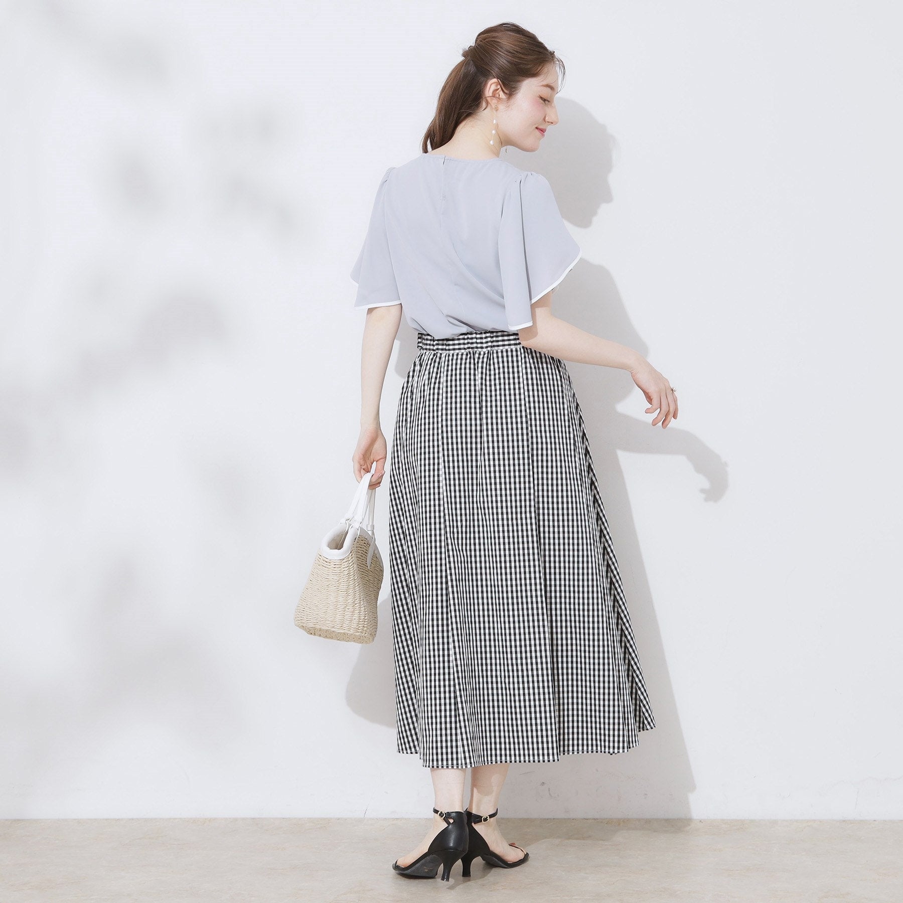 クチュール ブローチ Couture Brooch Vネックパール調フレアブラウス （ブラック(019)） ブラック(019)
