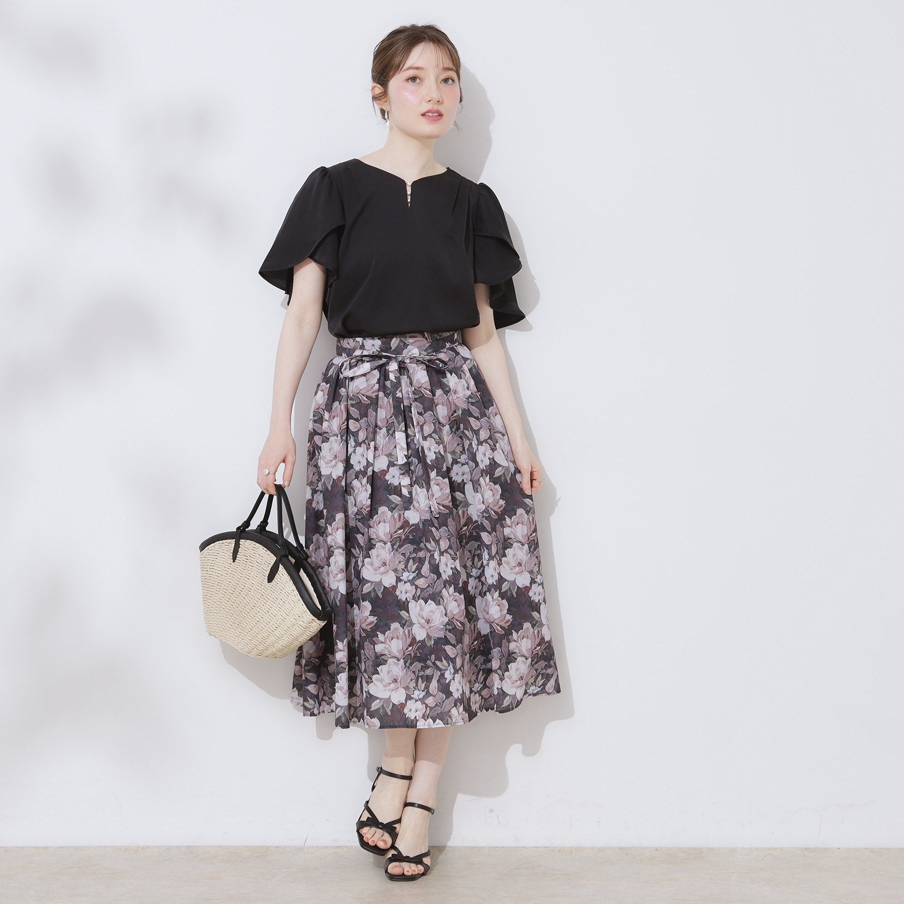 クチュール ブローチ Couture Brooch Vネックパール調フレアブラウス （ブラック(019)） ブラック(019)