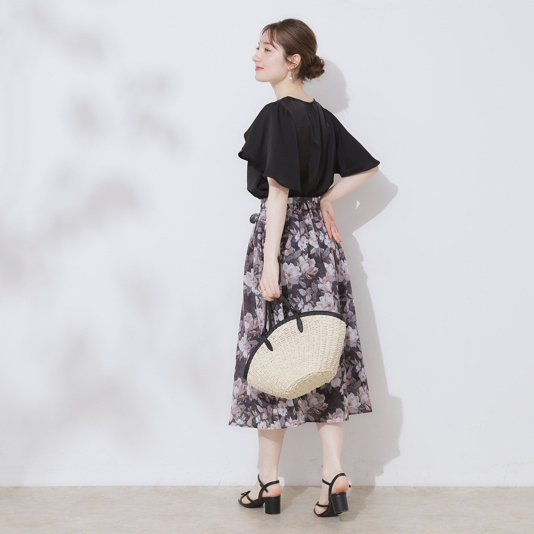 クチュール ブローチ Couture Brooch Vネックパール調フレアブラウス （ブラック(019)） ブラック(019)
