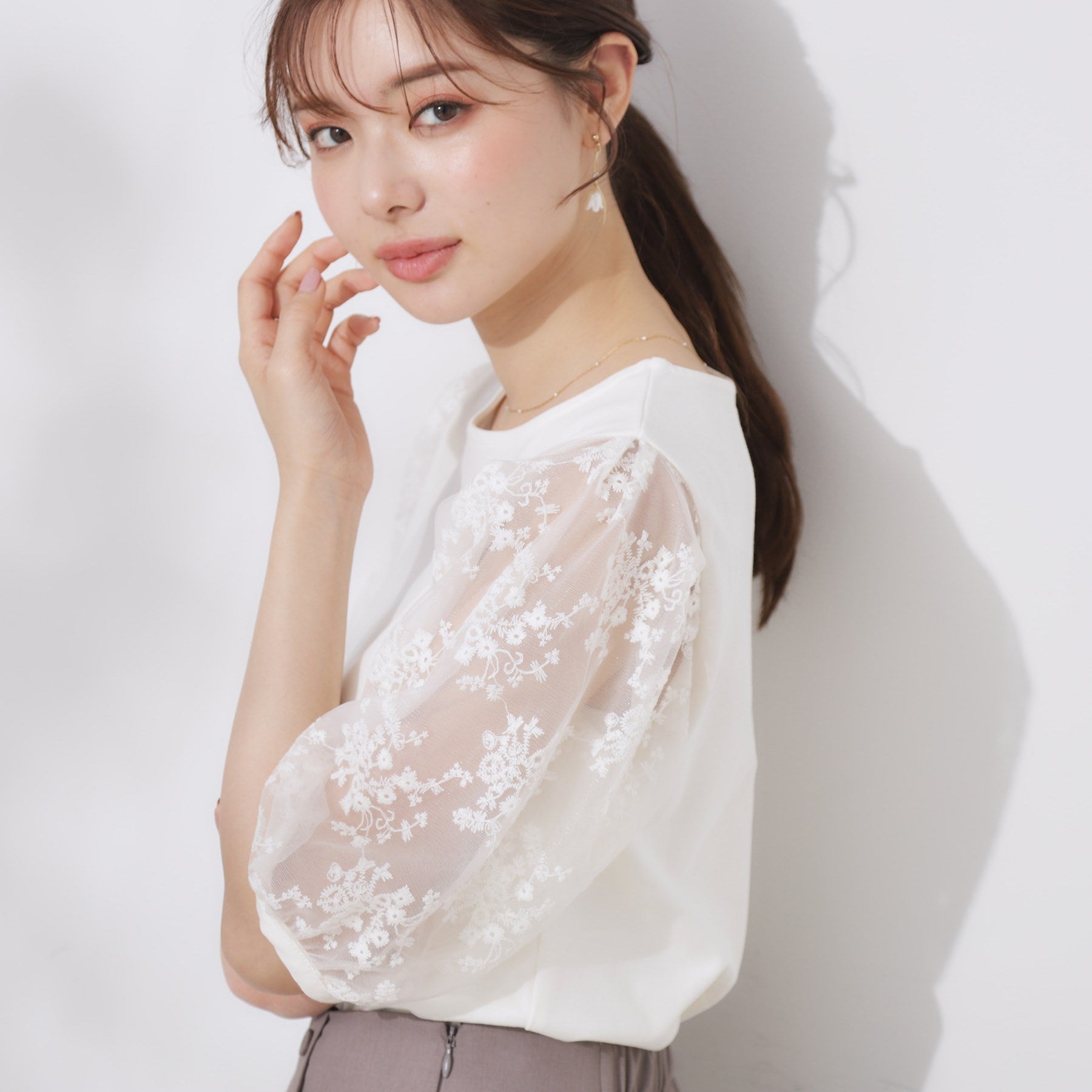 クチュール ブローチ Couture Brooch 袖レースデザイントップス （ブラック(019)） ブラック(019)