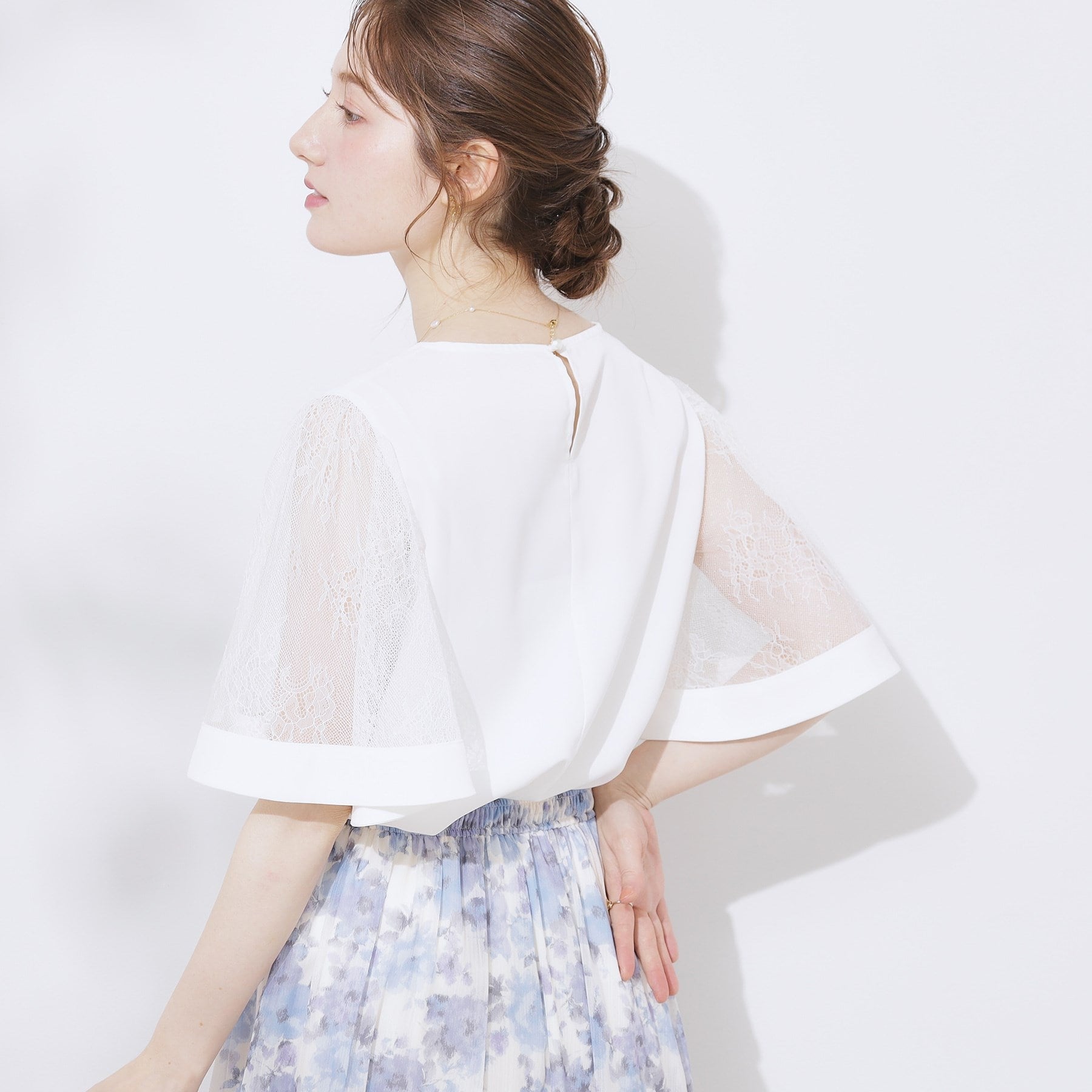 クチュール ブローチ Couture Brooch Vネック袖レースフレアブラウス （ブラック(019)） ブラック(019)