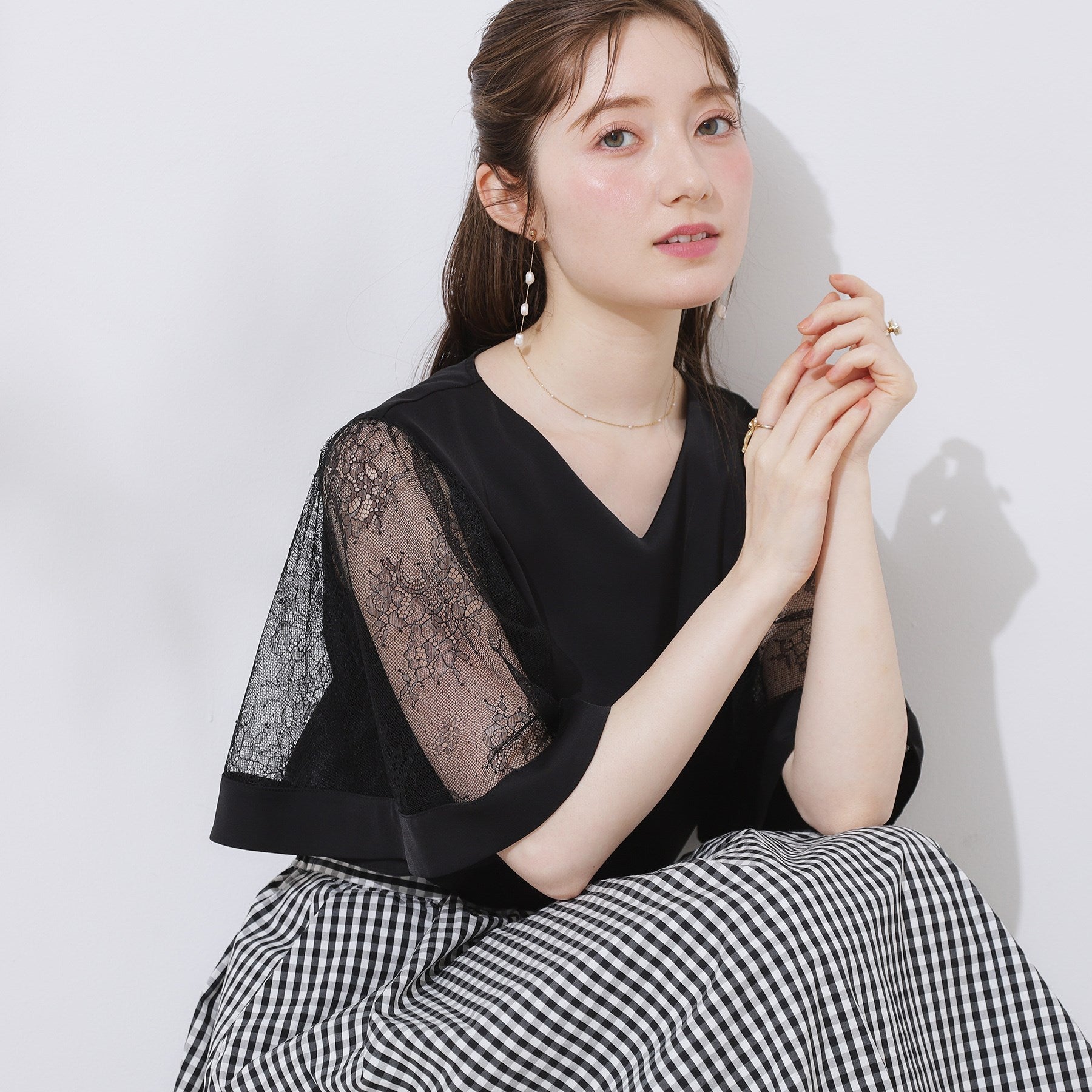 クチュール ブローチ Couture Brooch Vネック袖レースフレアブラウス （ブラック(019)） ブラック(019)