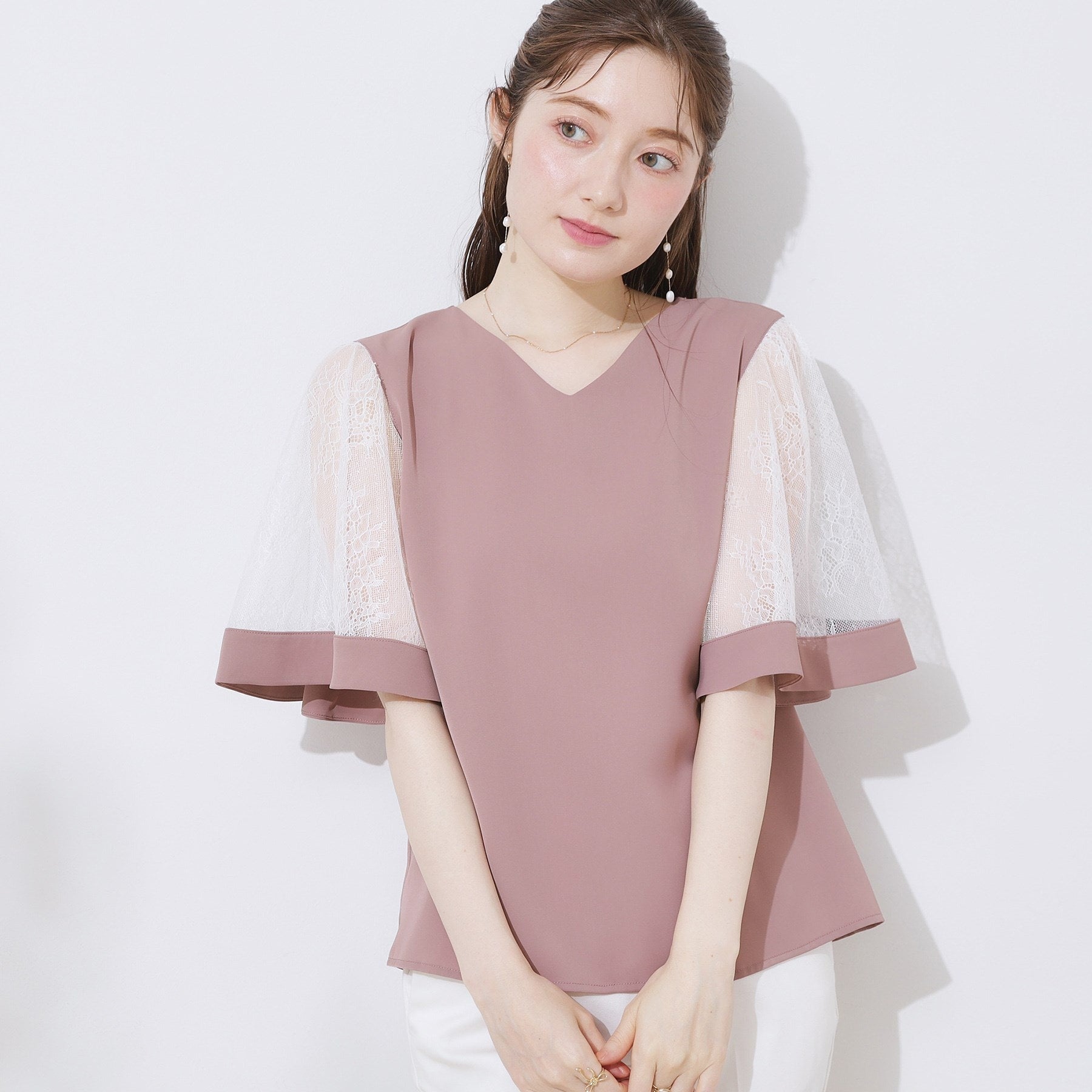 クチュール ブローチ Couture Brooch Vネック袖レースフレアブラウス （ブラック(019)） ブラック(019)