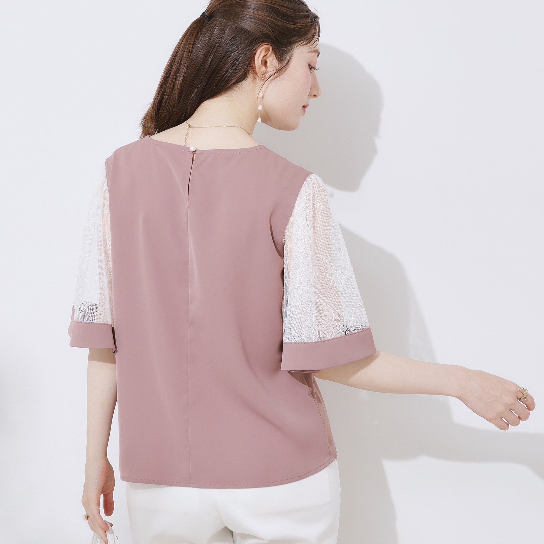 クチュール ブローチ Couture Brooch Vネック袖レースフレアブラウス （ブラック(019)） ブラック(019)