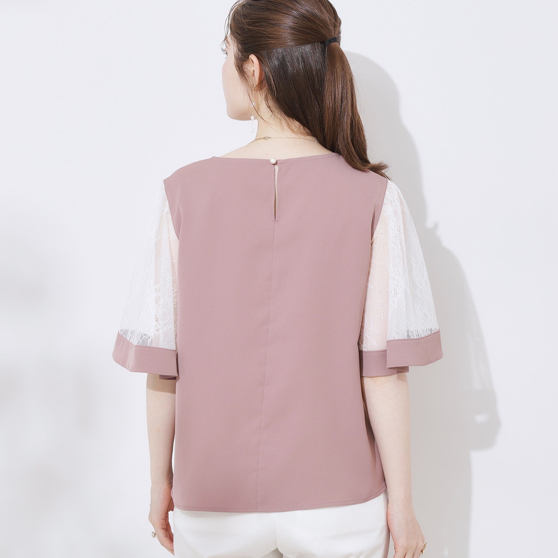 クチュール ブローチ Couture Brooch Vネック袖レースフレアブラウス （ブラック(019)） ブラック(019)
