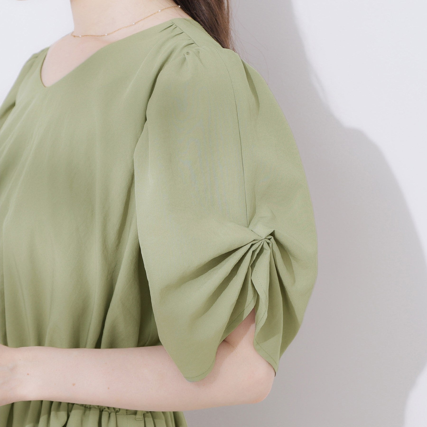 クチュール ブローチ Couture Brooch ウエストベルトVネックワンピース （グリーン(025)） グリーン(025)
