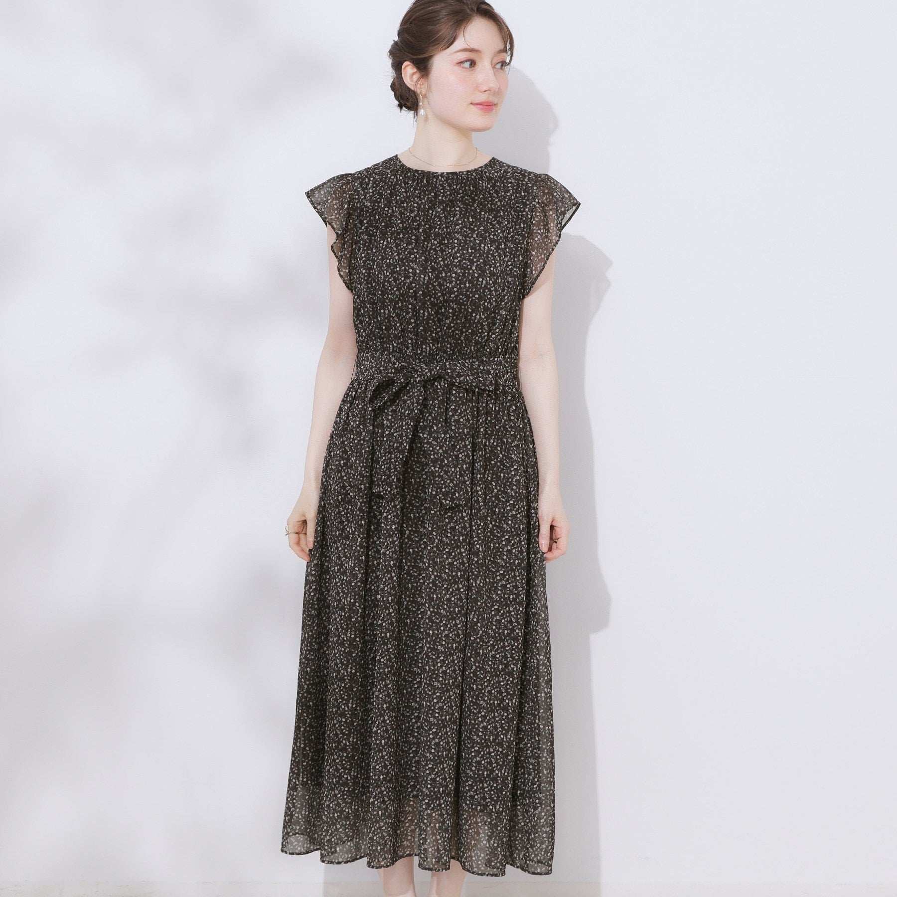 クチュール ブローチ Couture Brooch フリルスリーブワンピース （ブラック(119)） ブラック(119)