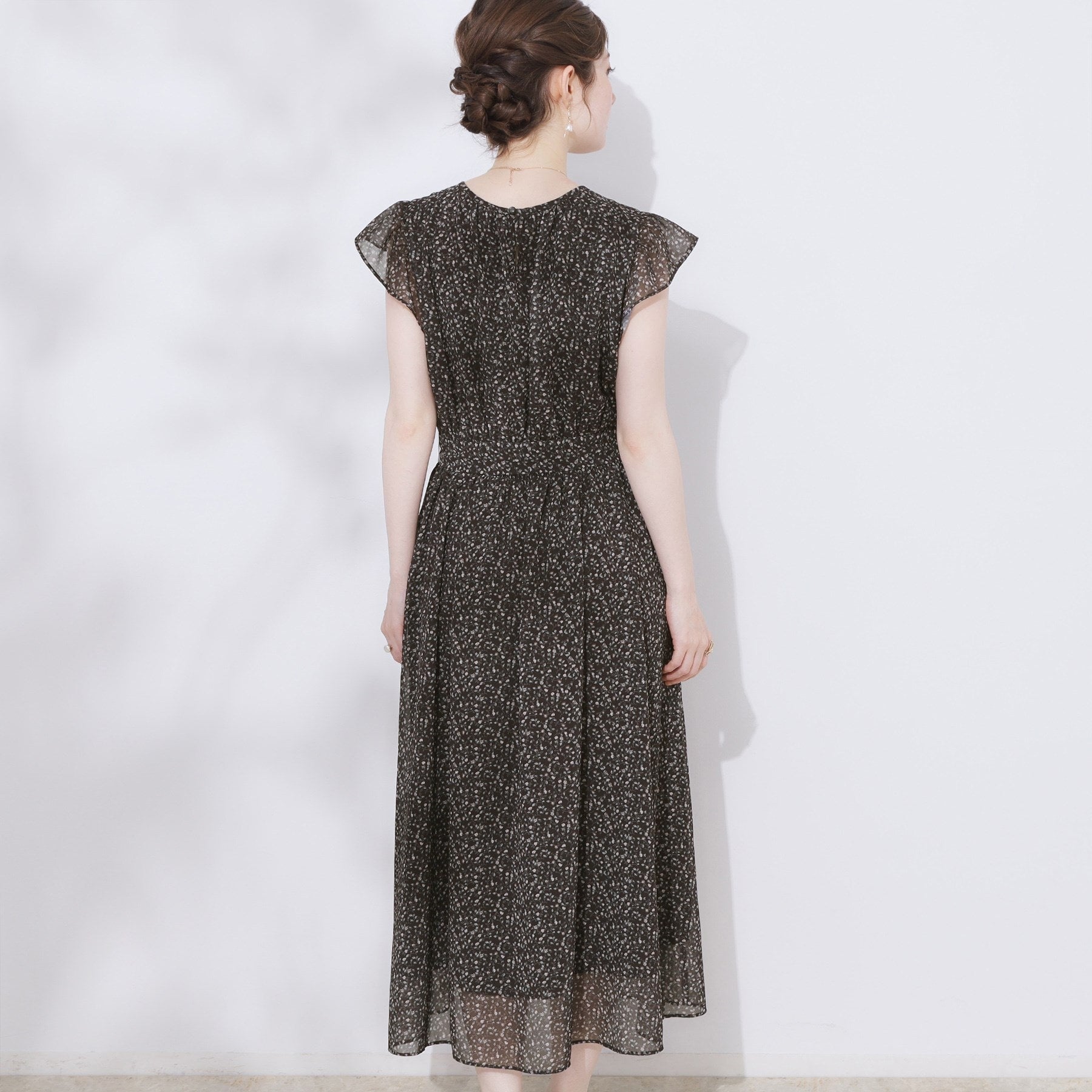 クチュール ブローチ Couture Brooch フリルスリーブワンピース （ブラック(119)） ブラック(119)