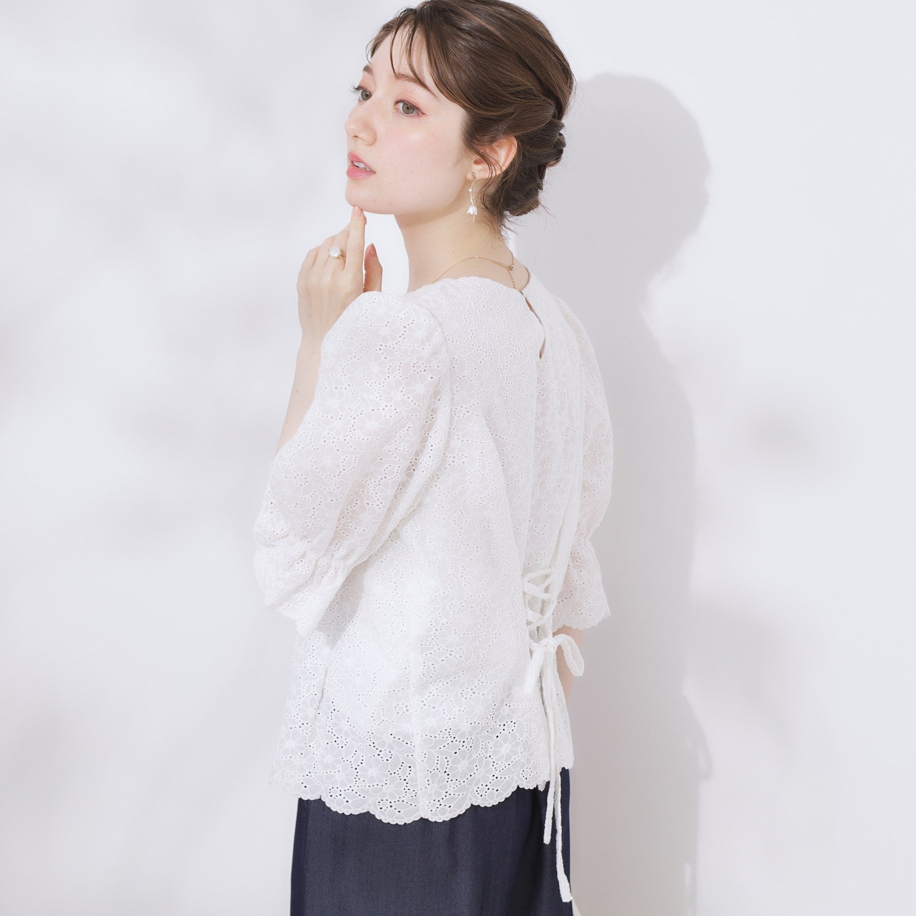 クチュール ブローチ Couture Brooch バックレースアップ カットワークレースブラウス （ブラック(019)） ブラック(019)