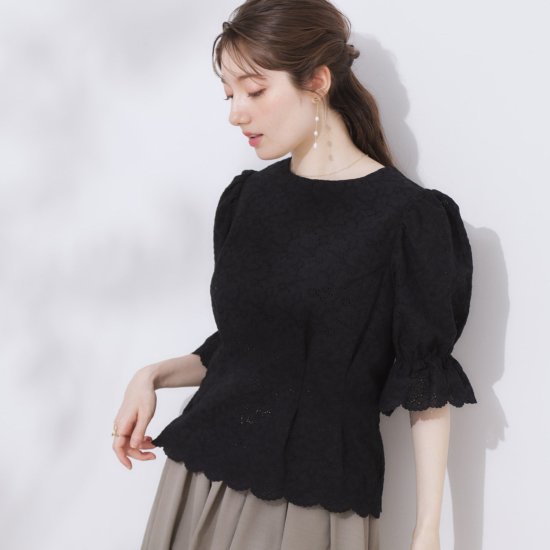クチュール ブローチ Couture Brooch バックレースアップ カットワークレースブラウス （ブラック(019)） ブラック(019)
