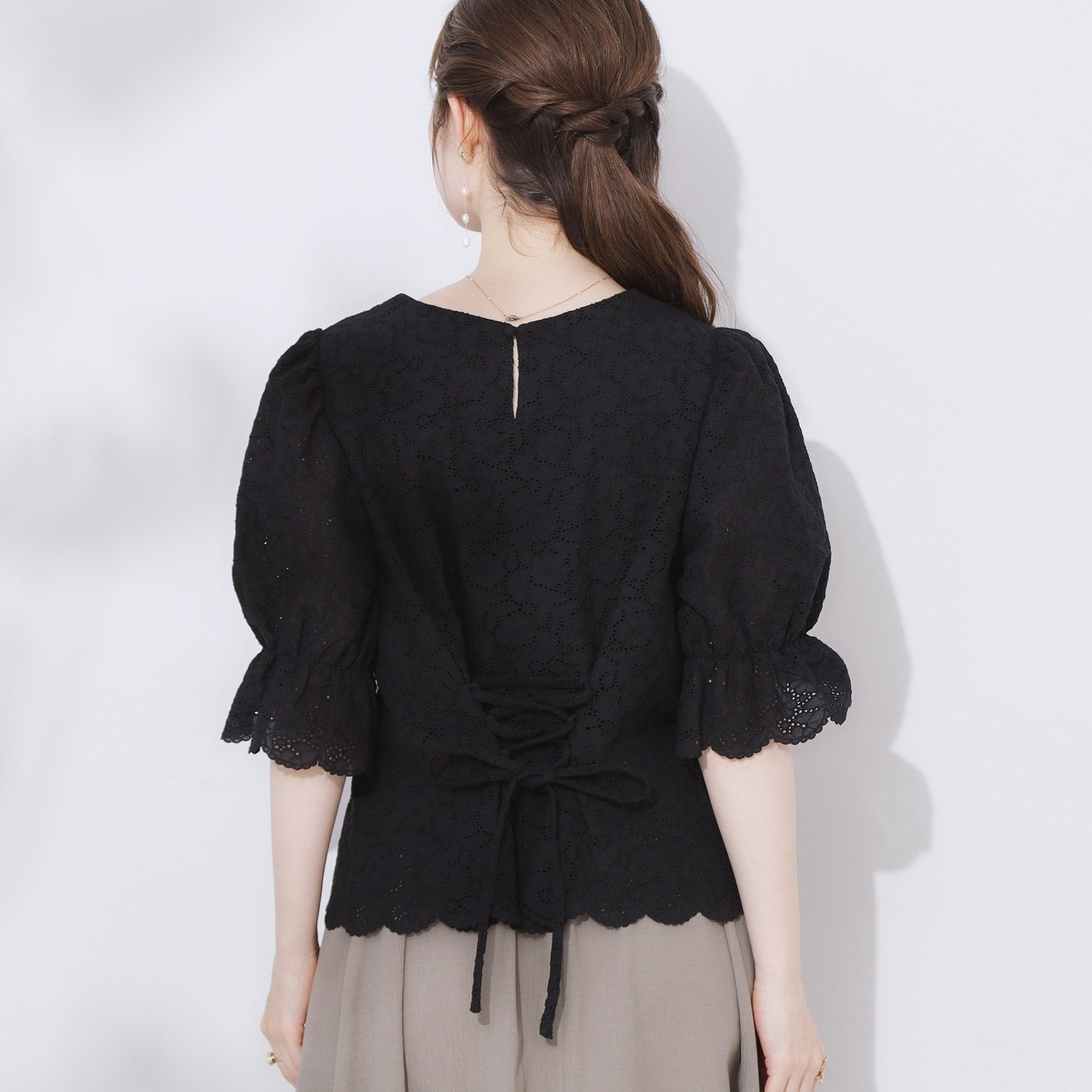 クチュール ブローチ Couture Brooch バックレースアップ カットワークレースブラウス （ブラック(019)） ブラック(019)
