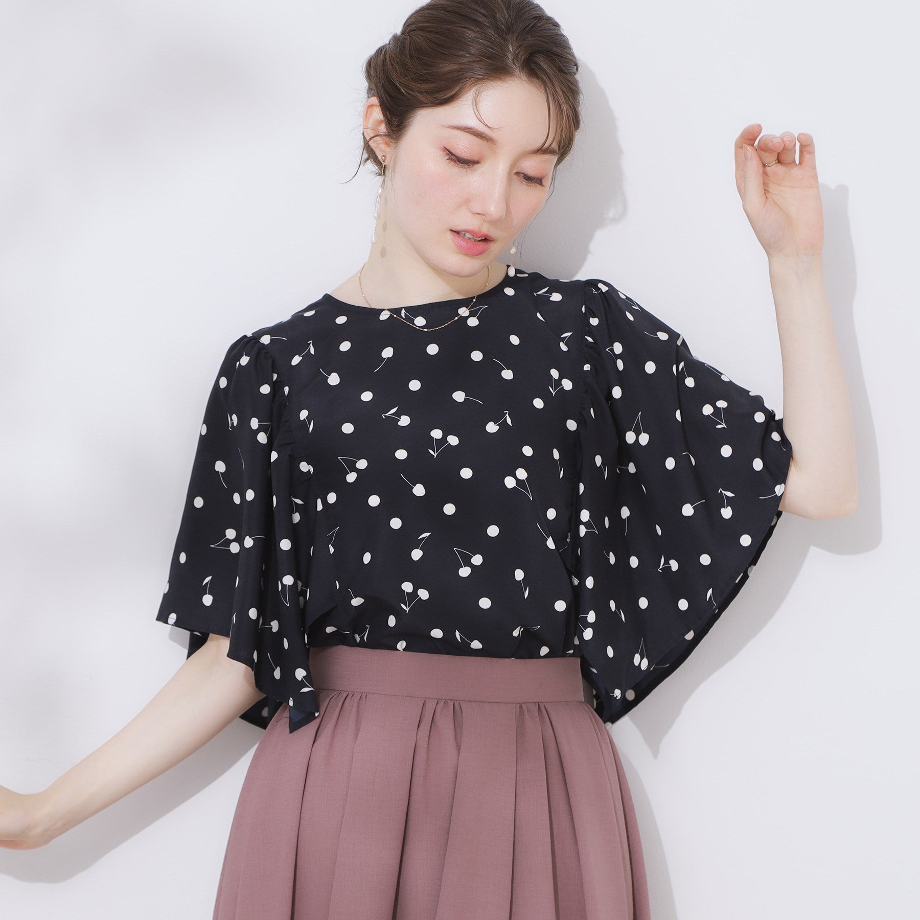 クチュール ブローチ Couture Brooch さくらんぼドットブラウス （オフホワイト(103)） オフホワイト(103)